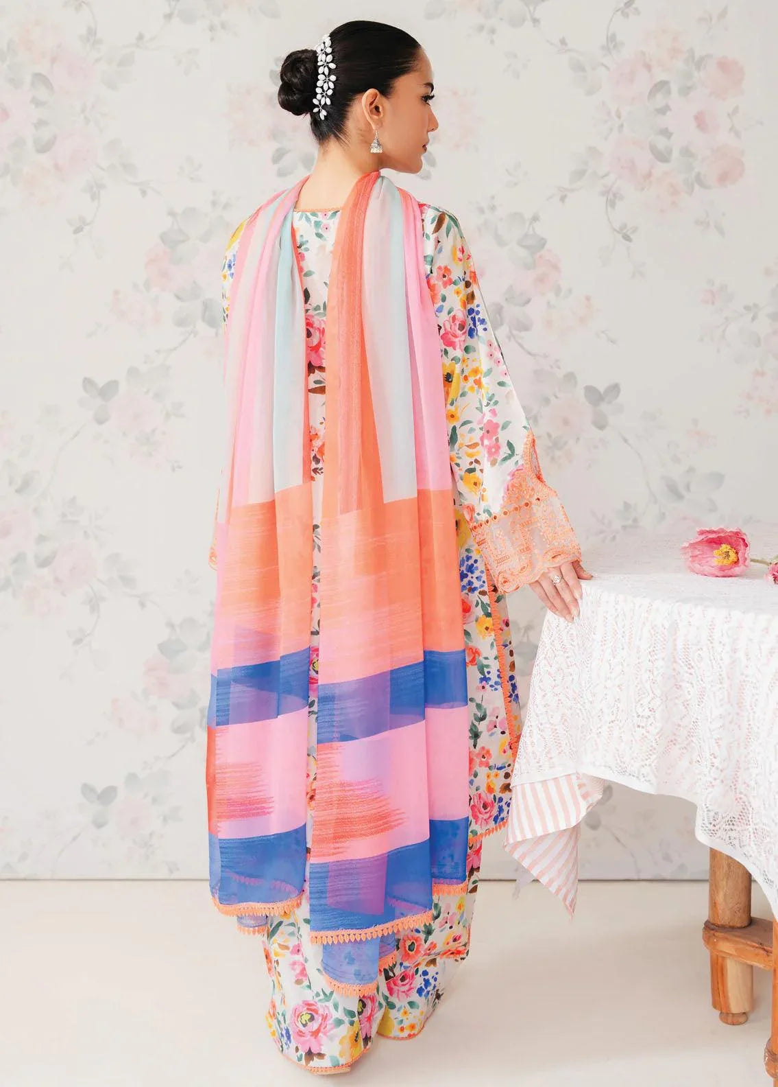 Afrozeh The Floral Charm Embroidered Lawn 3Pc Suit AL-24-V1-06 - Rang-e-Khaas
