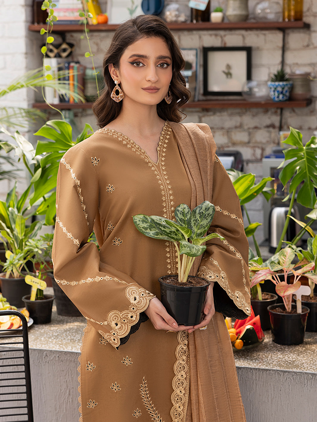 Izel | Meadow Muse Embroidered Lawn 25 | AVELA