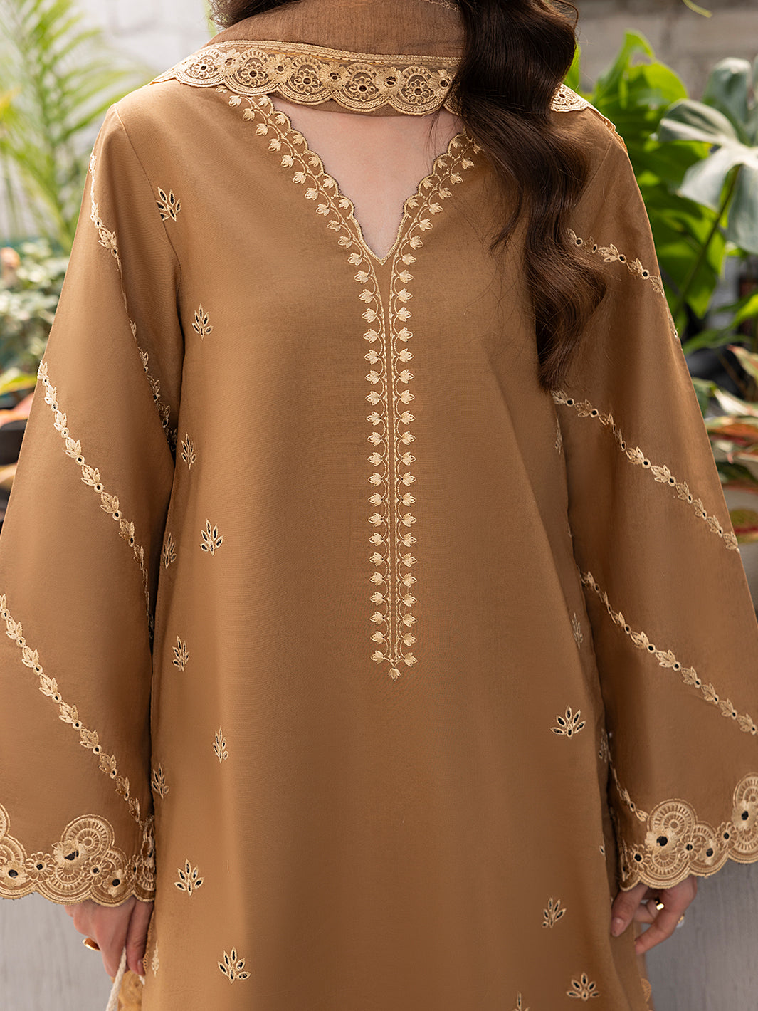 Izel | Meadow Muse Embroidered Lawn 25 | AVELA
