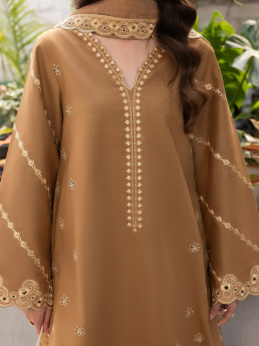 Izel | Meadow Muse Embroidered Lawn 25 | AVELA - Rang-e-Khaas