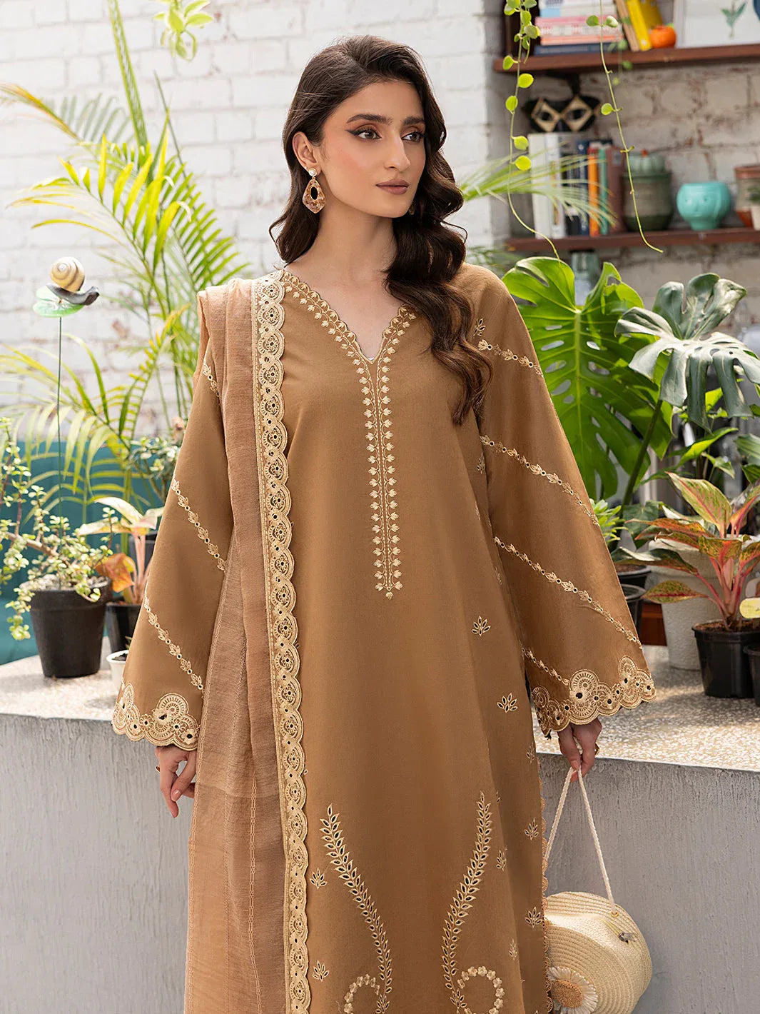 Izel | Meadow Muse Embroidered Lawn 25 | AVELA - Rang-e-Khaas