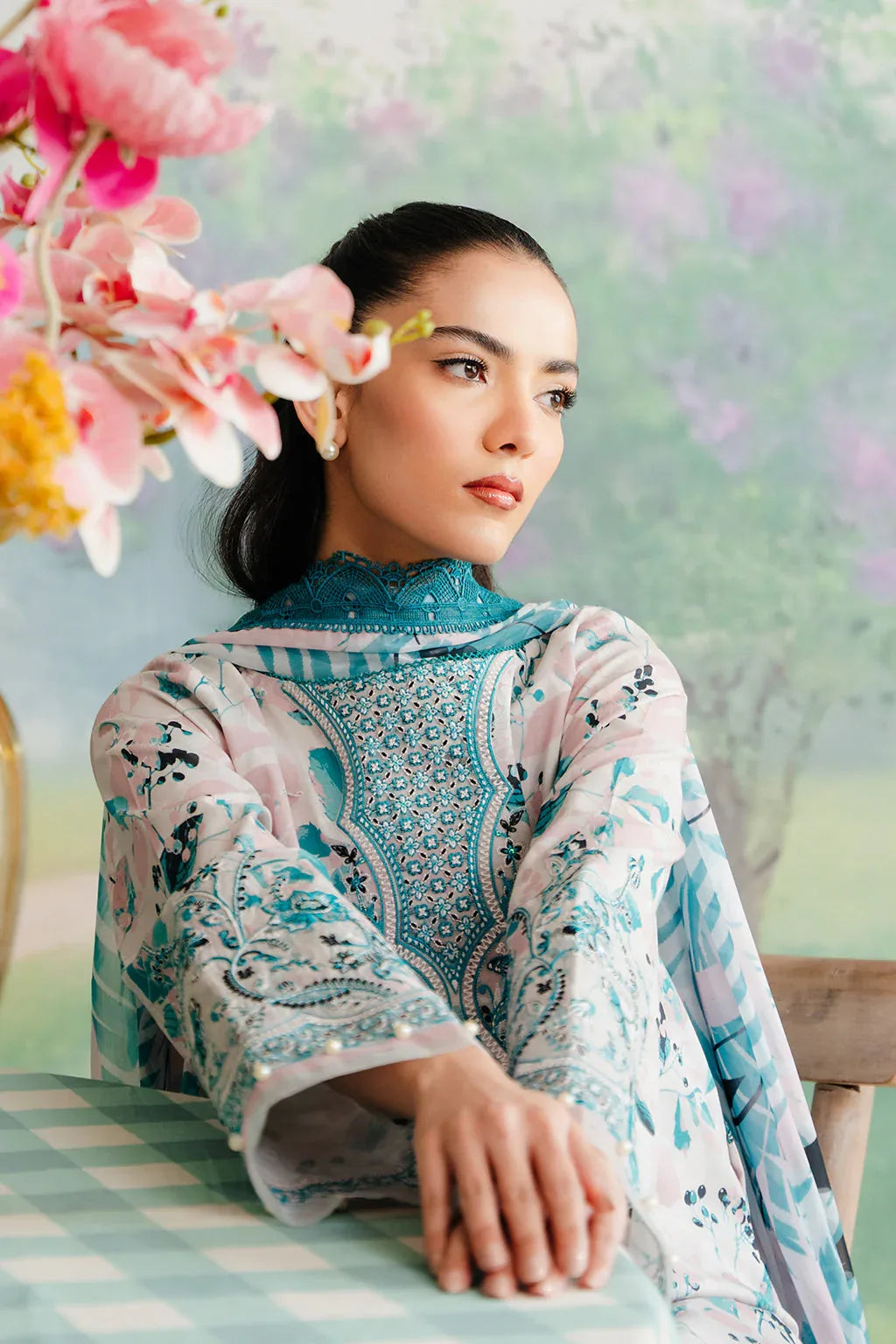 Afrozeh | The Floral Charm | Cashmere - Rang-e-Khaas