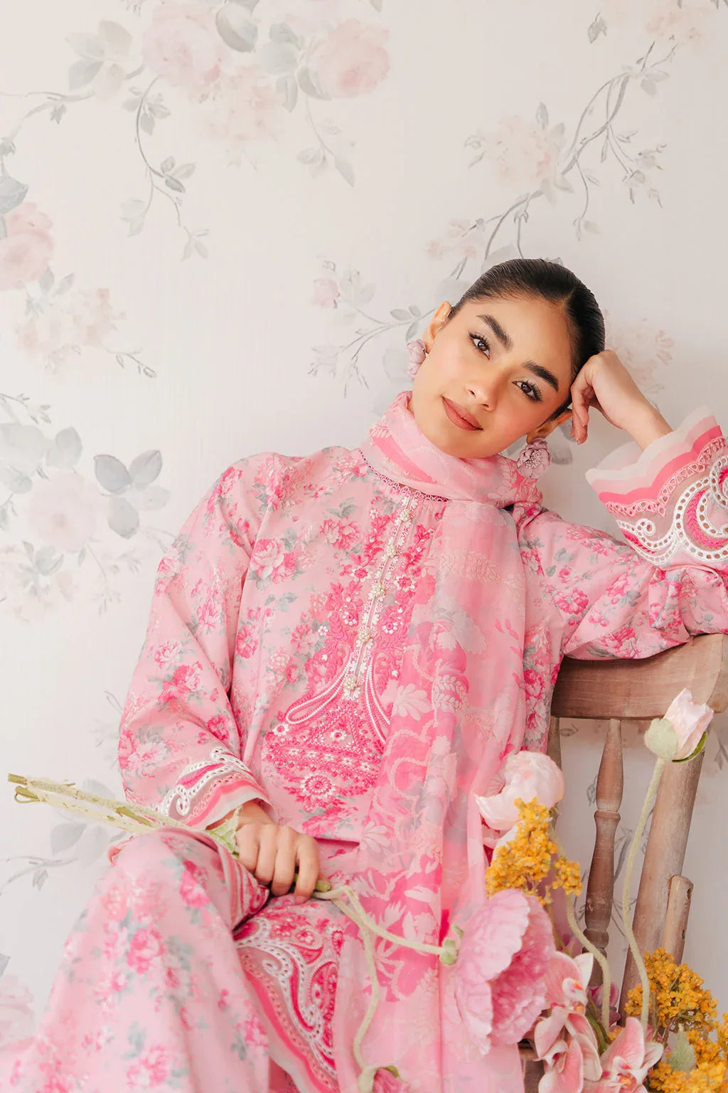 Afrozeh | The Floral Charm | Begonia - Rang-e-Khaas