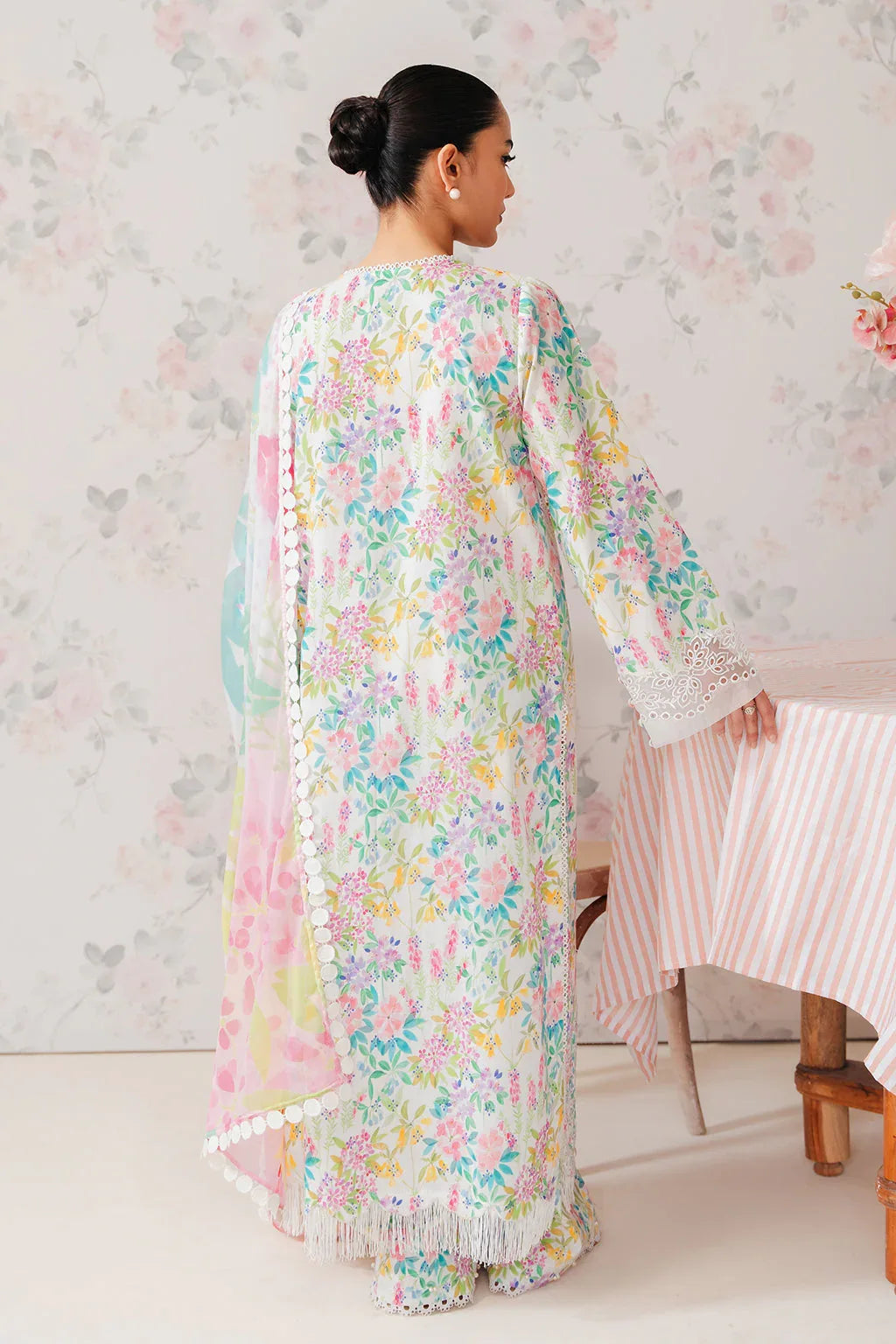 Afrozeh | The Floral Charm | Vanilla - Rang-e-Khaas