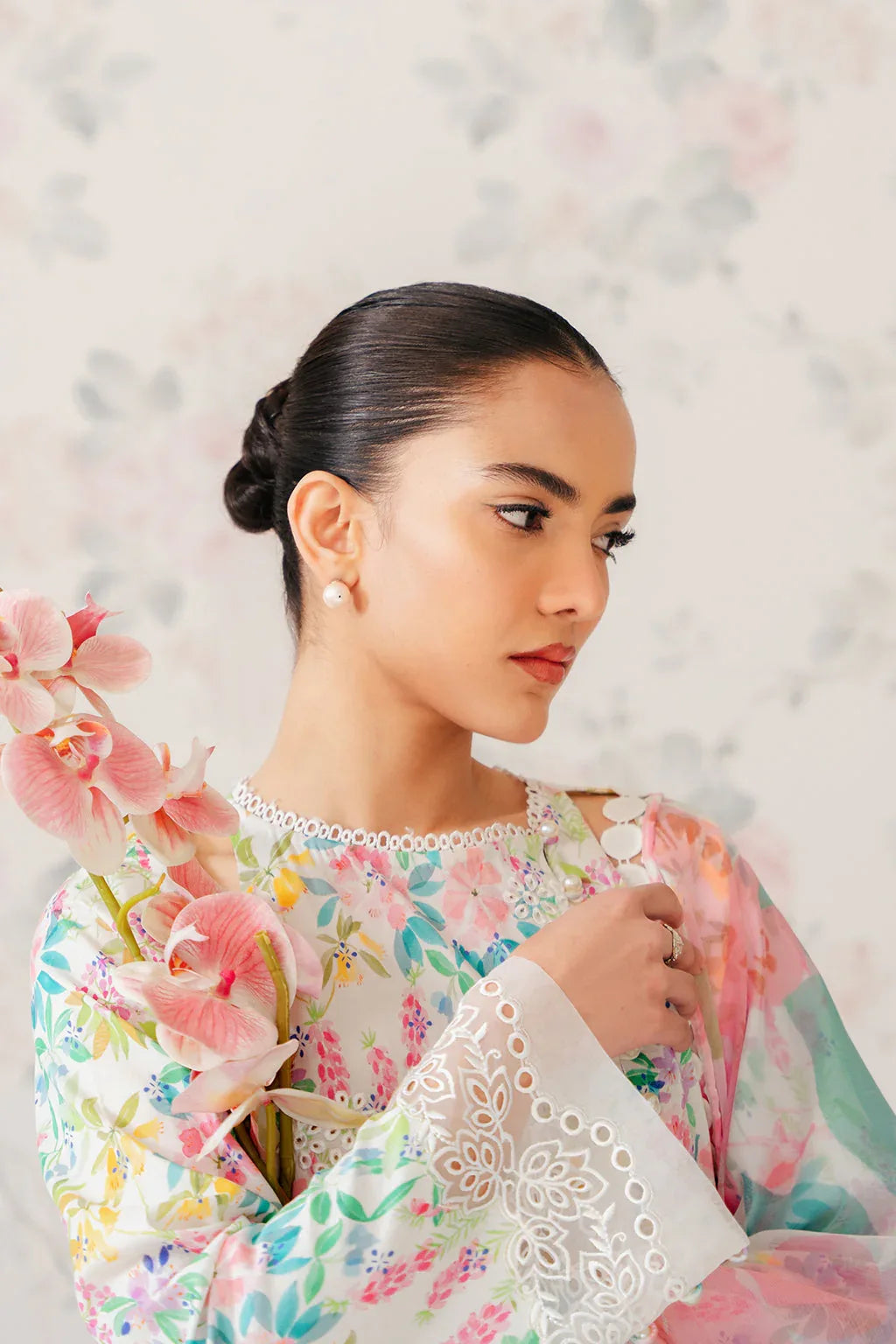 Afrozeh | The Floral Charm | Vanilla - Rang-e-Khaas