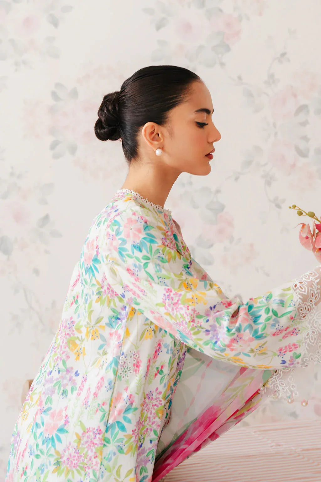 Afrozeh | The Floral Charm | Vanilla - Rang-e-Khaas