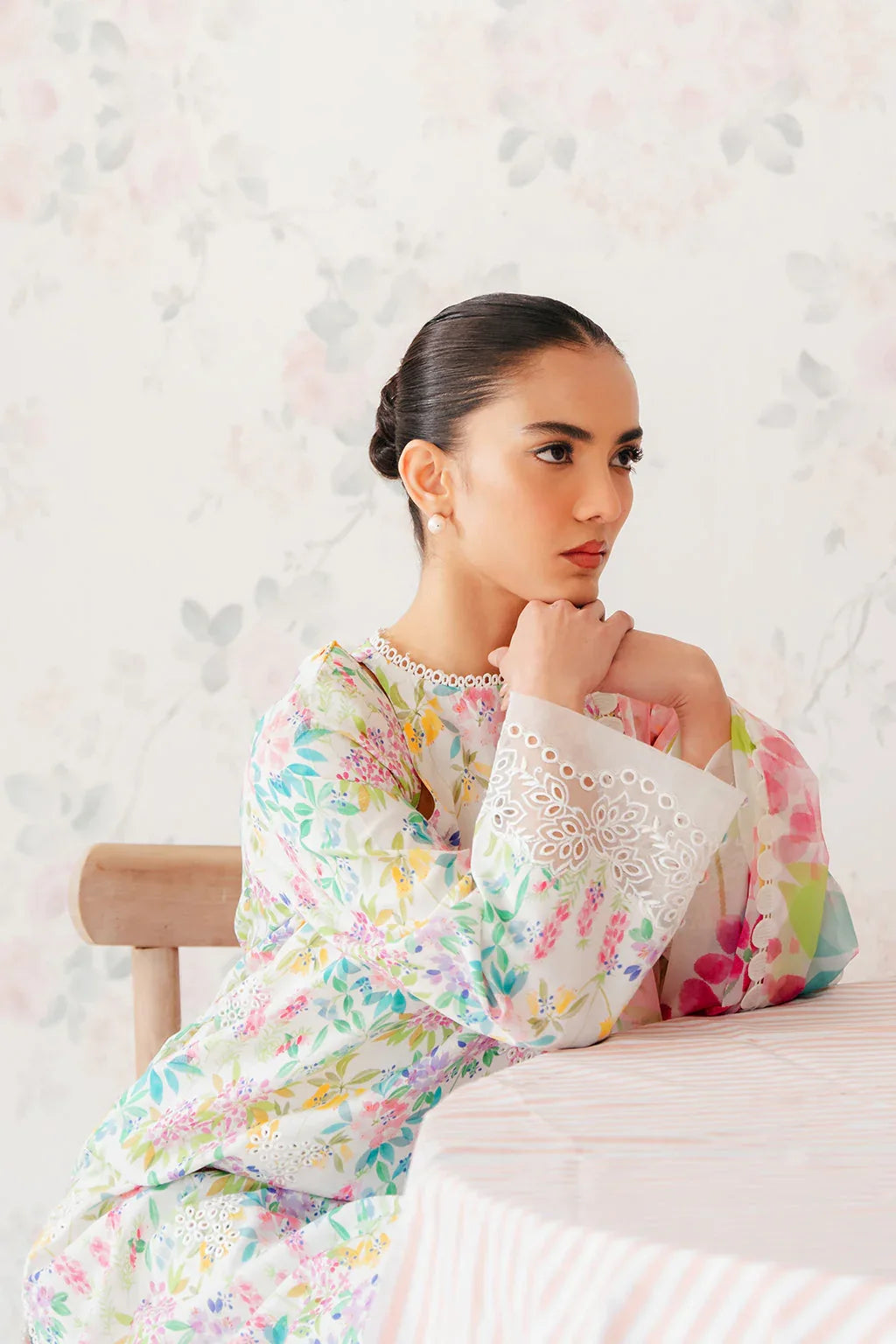 Afrozeh | The Floral Charm | Vanilla - Rang-e-Khaas