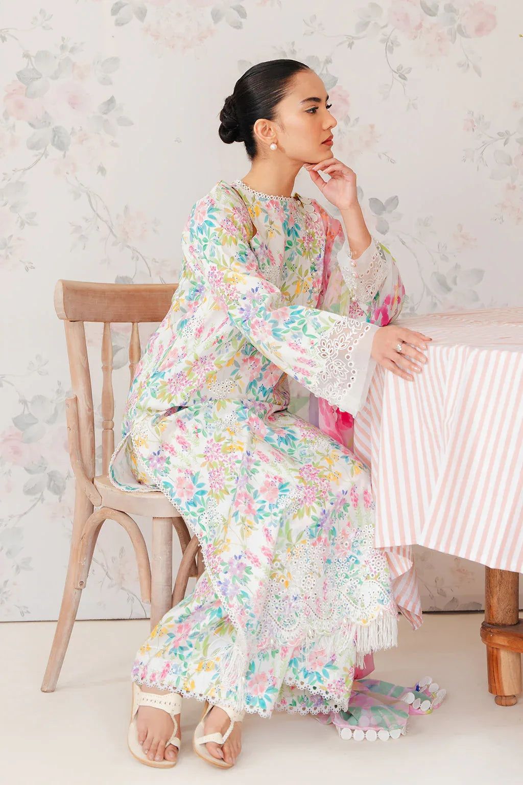 Afrozeh | The Floral Charm | Vanilla - Rang-e-Khaas