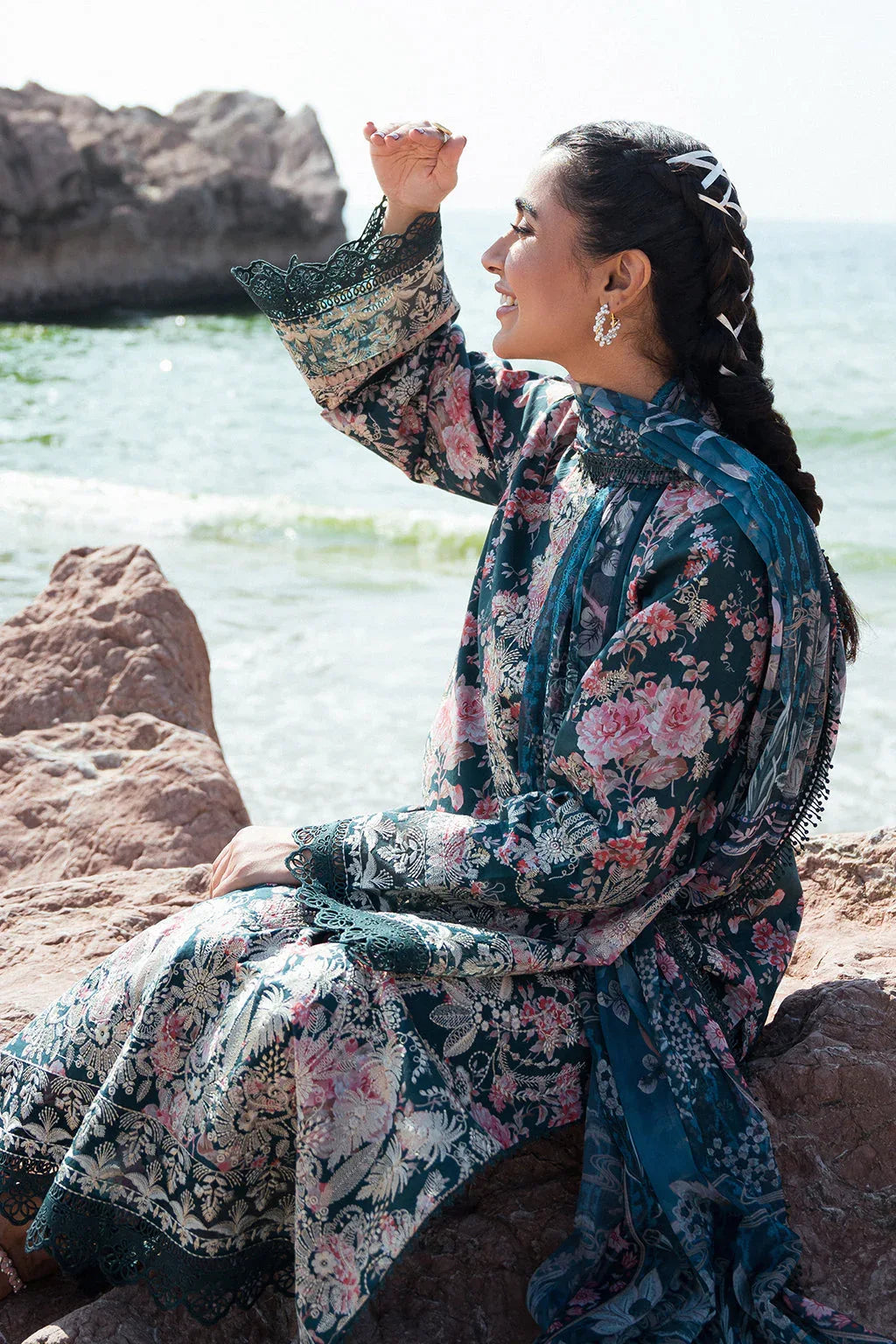 Afrozeh Summer Together Embroidered Lawn 3Pc Suit - Clover - Rang-e-Khaas