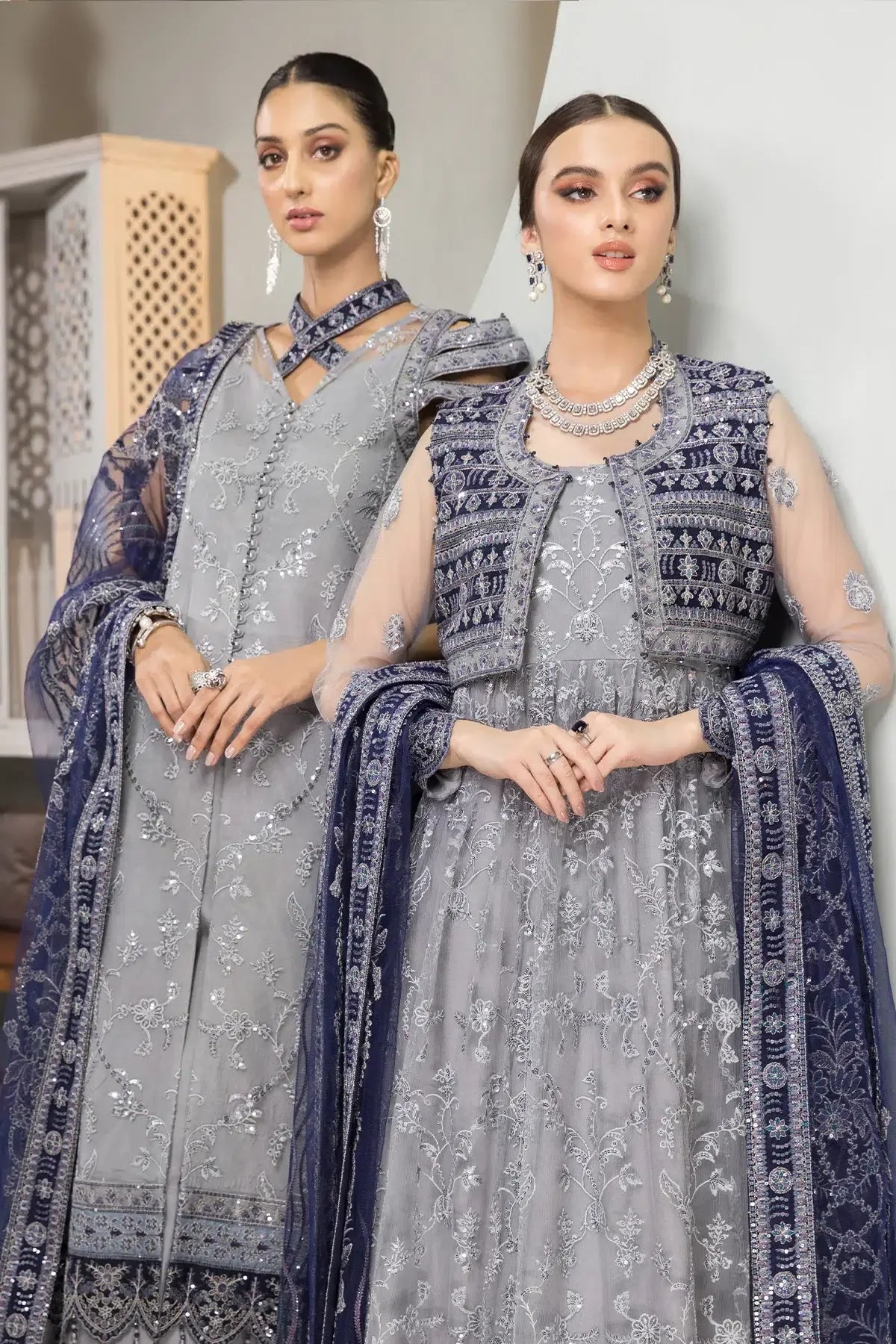 Alizeh | Formals Collection | Aks - Rang-e-Khaas