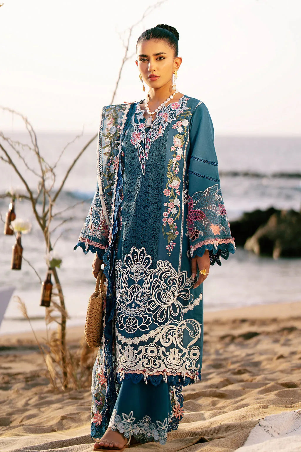 AJR Couture | Dastan Luxury Lawn 25 | Aura - Rang-e-Khaas