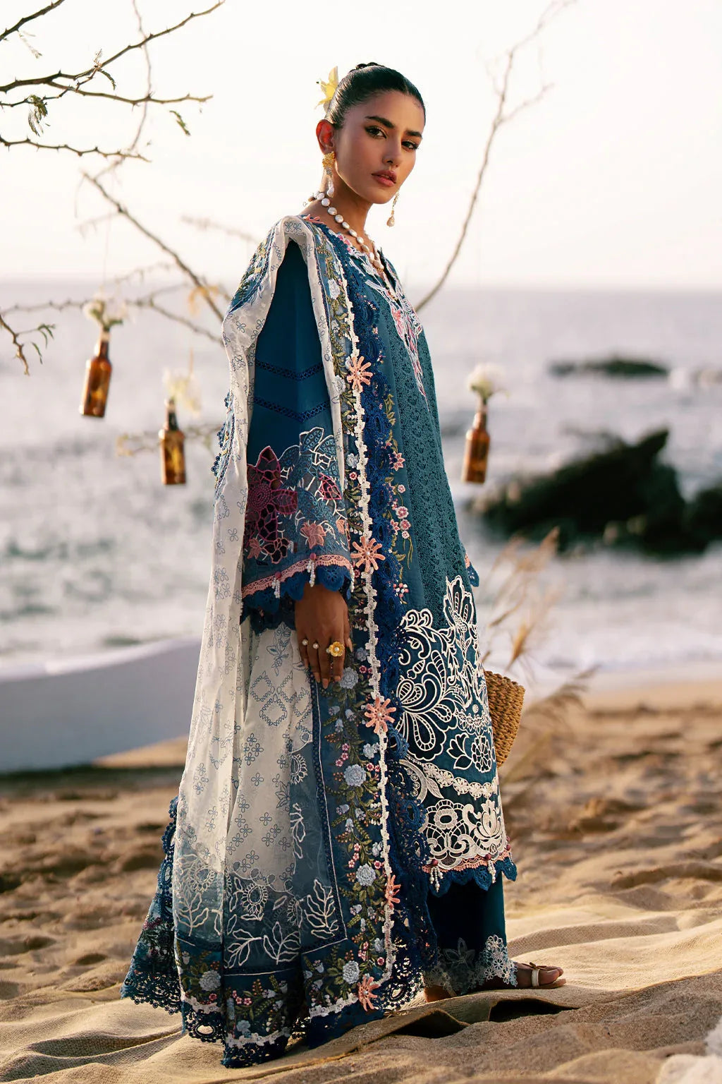AJR Couture | Dastan Luxury Lawn 25 | Aura - Rang-e-Khaas