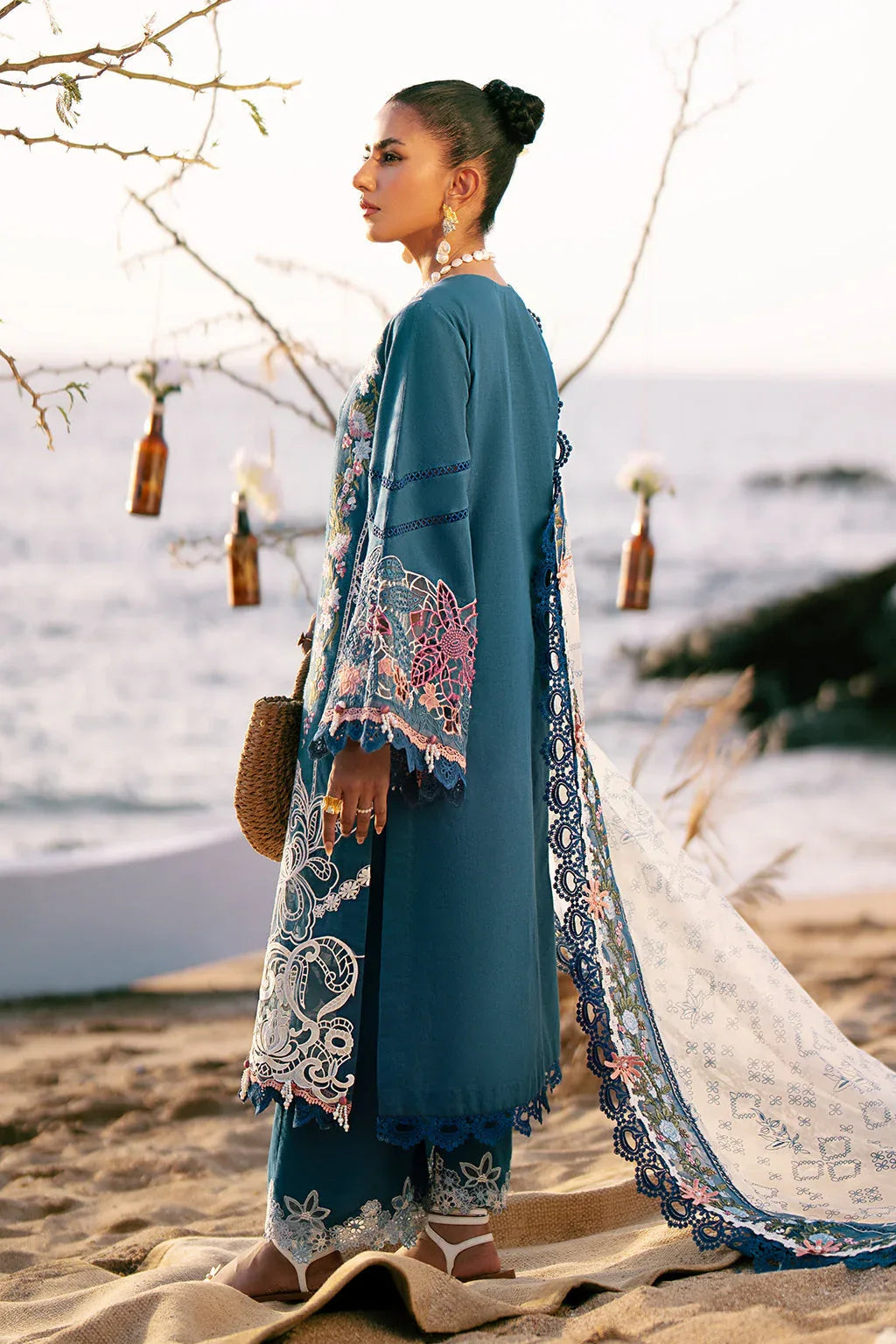 AJR Couture | Dastan Luxury Lawn 25 | Aura - Rang-e-Khaas