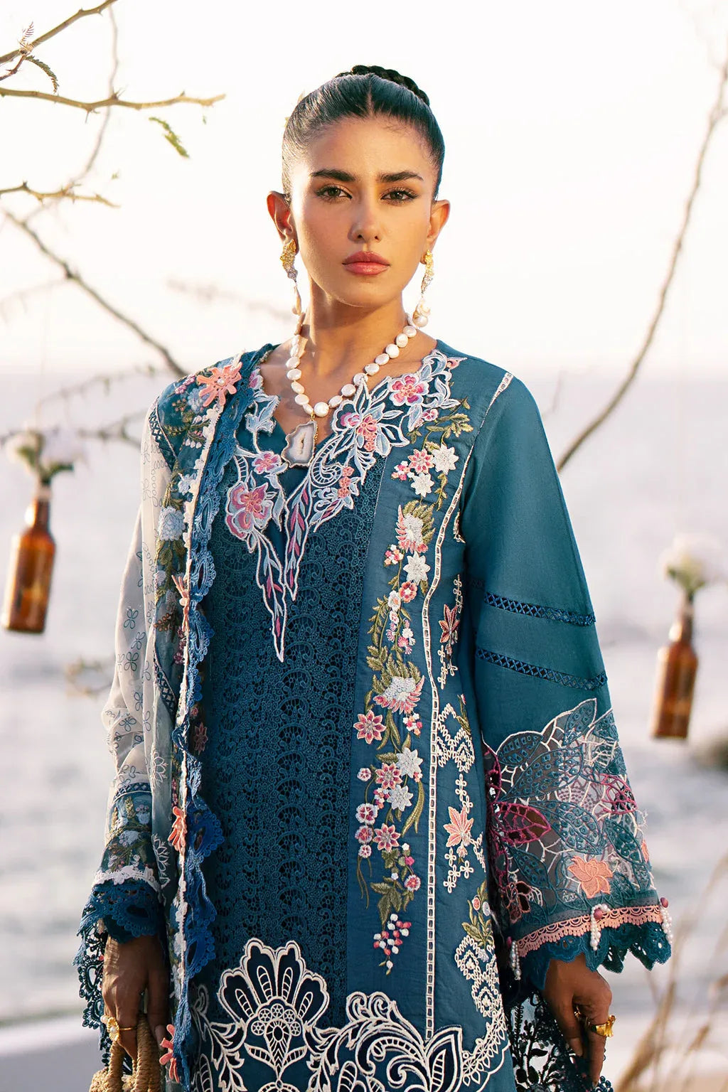 AJR Couture | Dastan Luxury Lawn 25 | Aura - Rang-e-Khaas