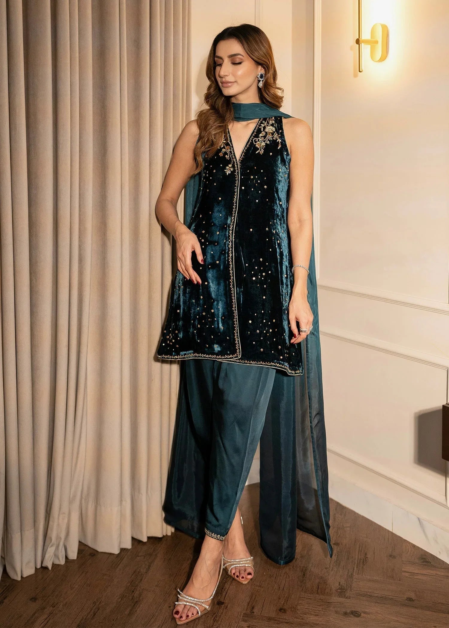 Mahum Asad | Voila Velvets | Sapphire - Rang-e-Khaas