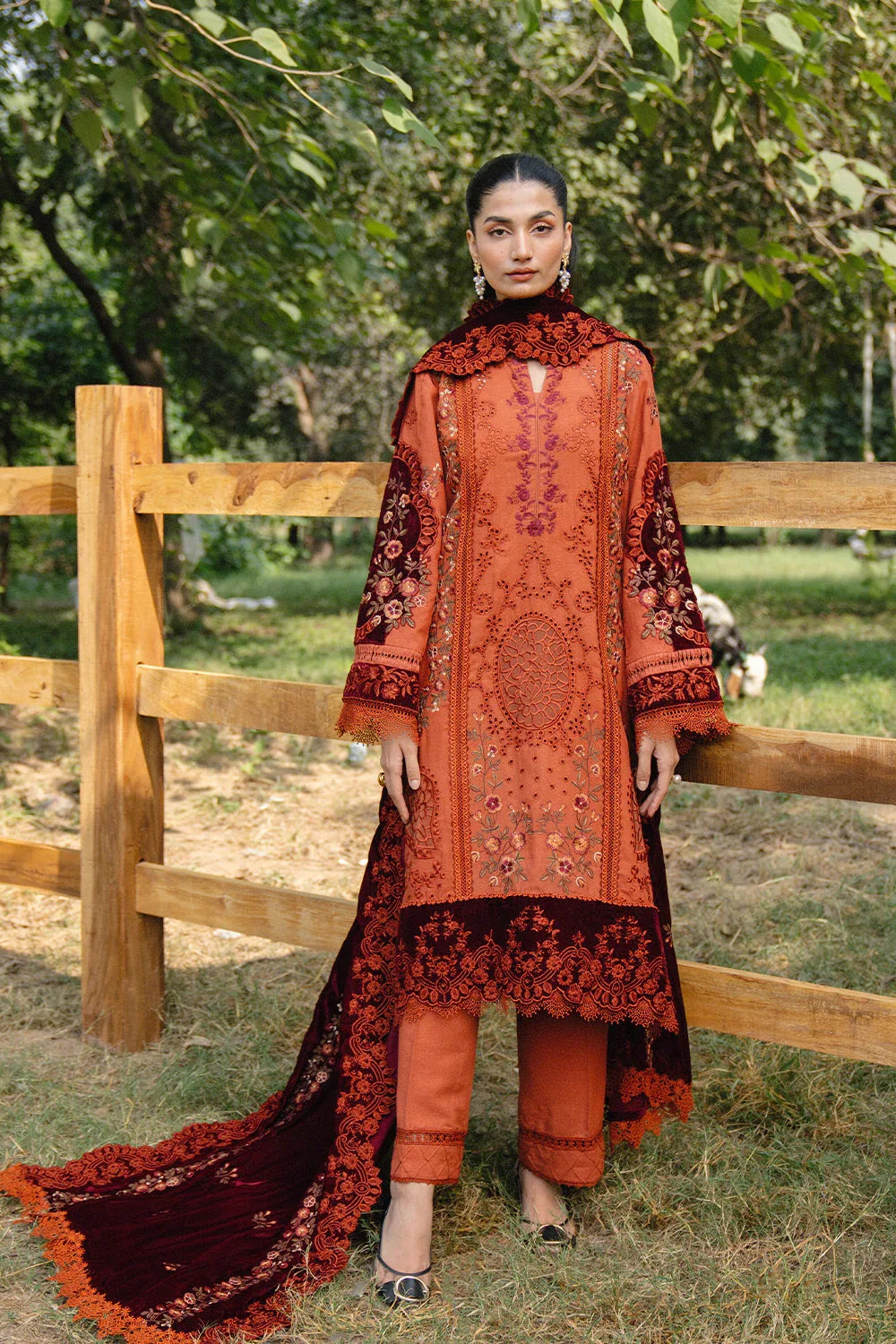 Saira Rizwan | Winter 2024 | CIRO-SRW24-10 - Rang-e-Khaas