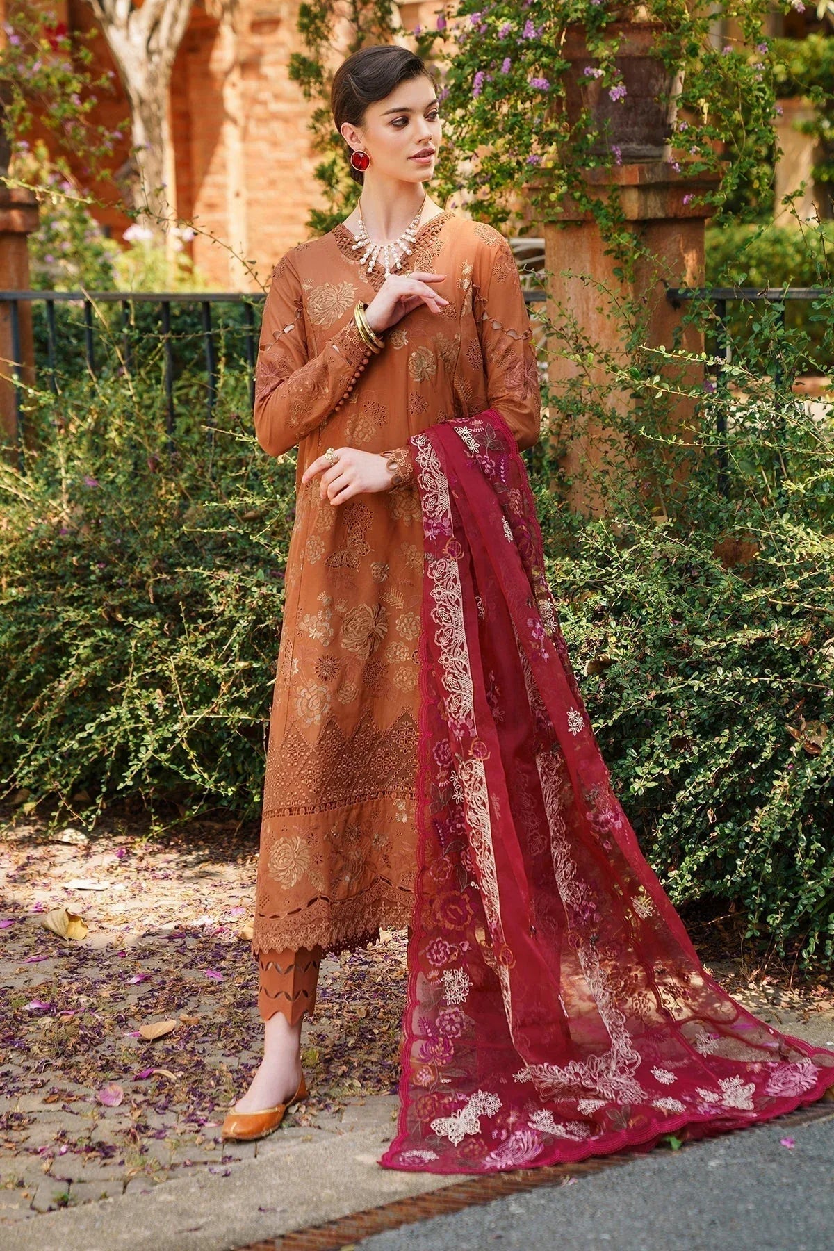 Baroque | Swiss Lawn 24 | SL12-D08 - Rang-e-Khaas