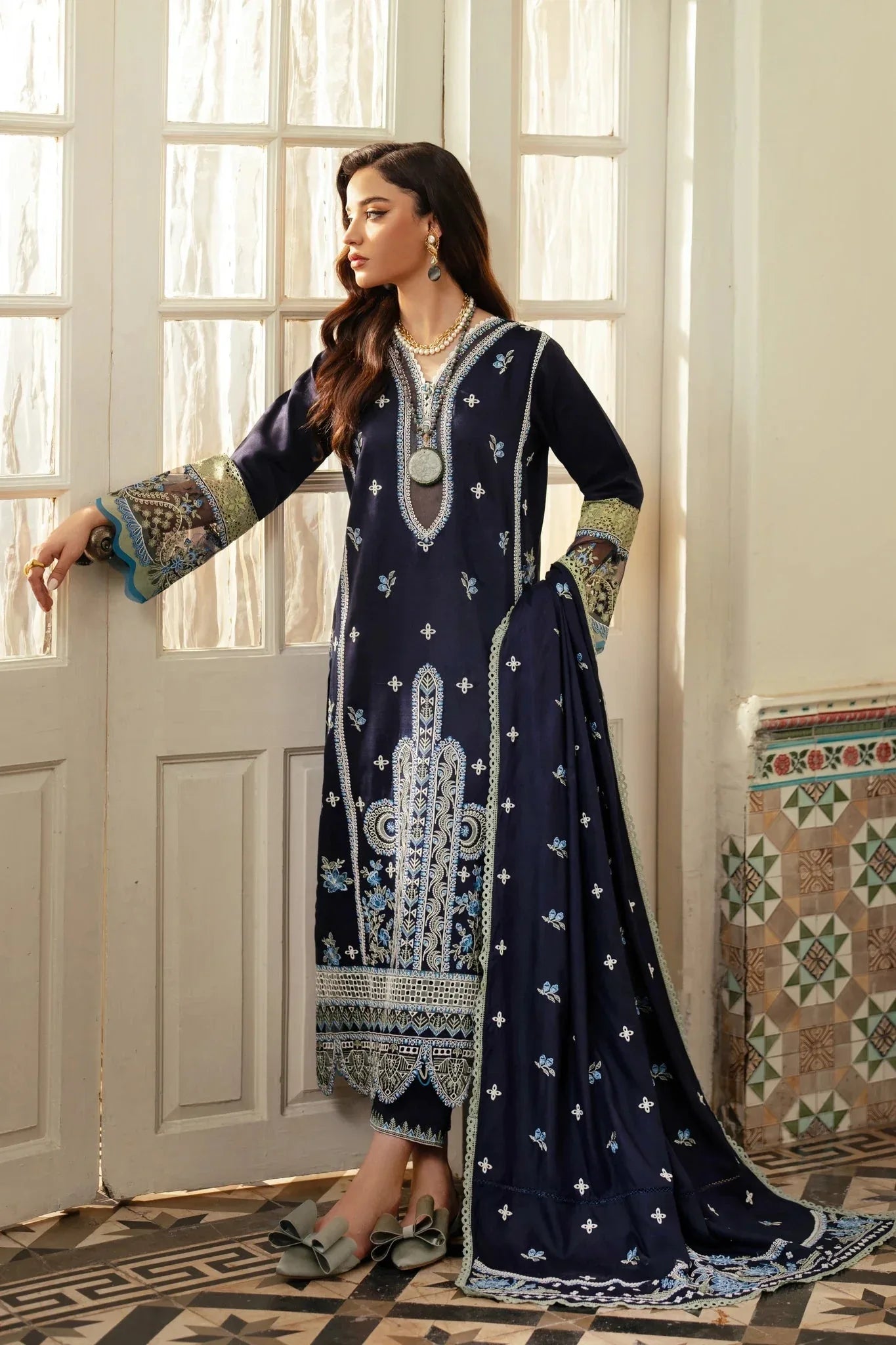 Aabyaan | Miraal Signature Embroidered Viscose | SIRAN (AV-03) - Rang-e-Khaas