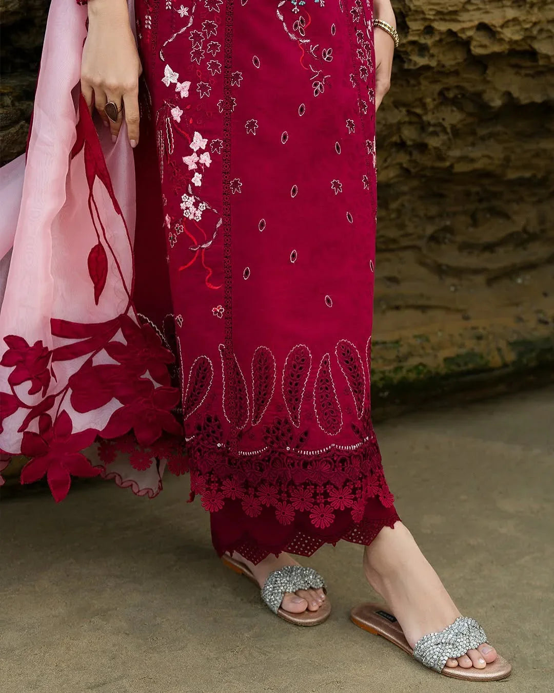 Soraya - Noa Summer PretŸ??25 - Carmine - Rang-e-Khaas