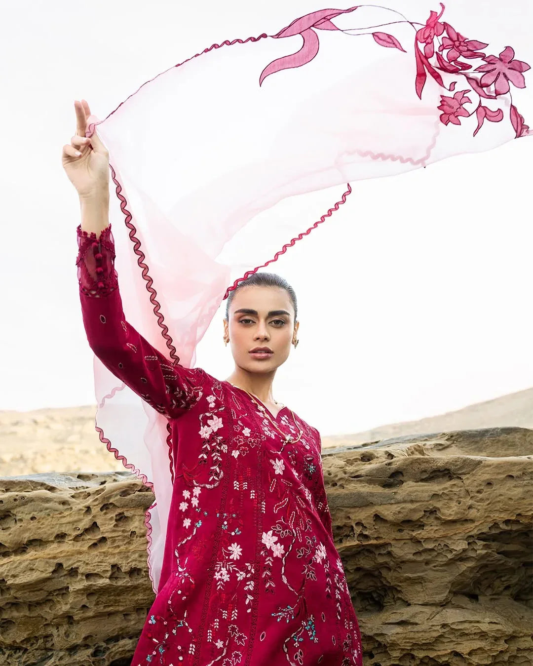 Soraya - Noa Summer PretŸ??25 - Carmine - Rang-e-Khaas