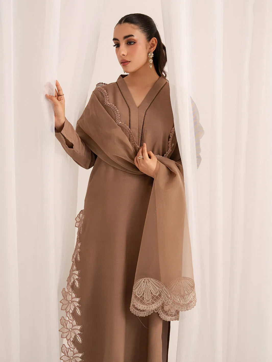 Izel | The Silk Chapter | Caramel - Rang-e-Khaas