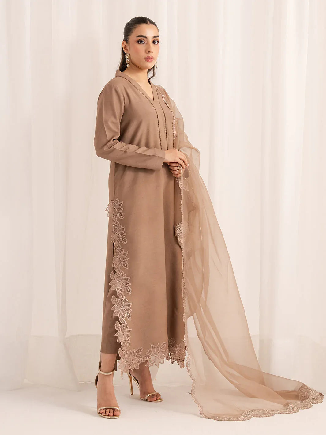 Izel | The Silk Chapter | Caramel - Rang-e-Khaas