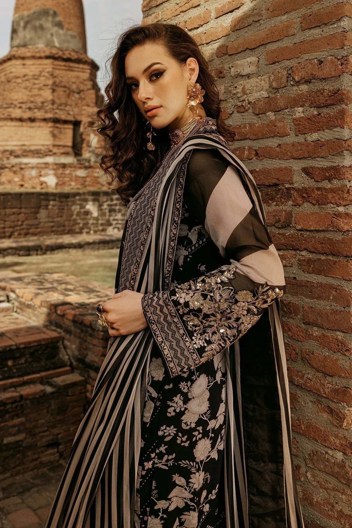 Charizma | Vasal Collection 25 | VSL25-02 - Rang-e-Khaas