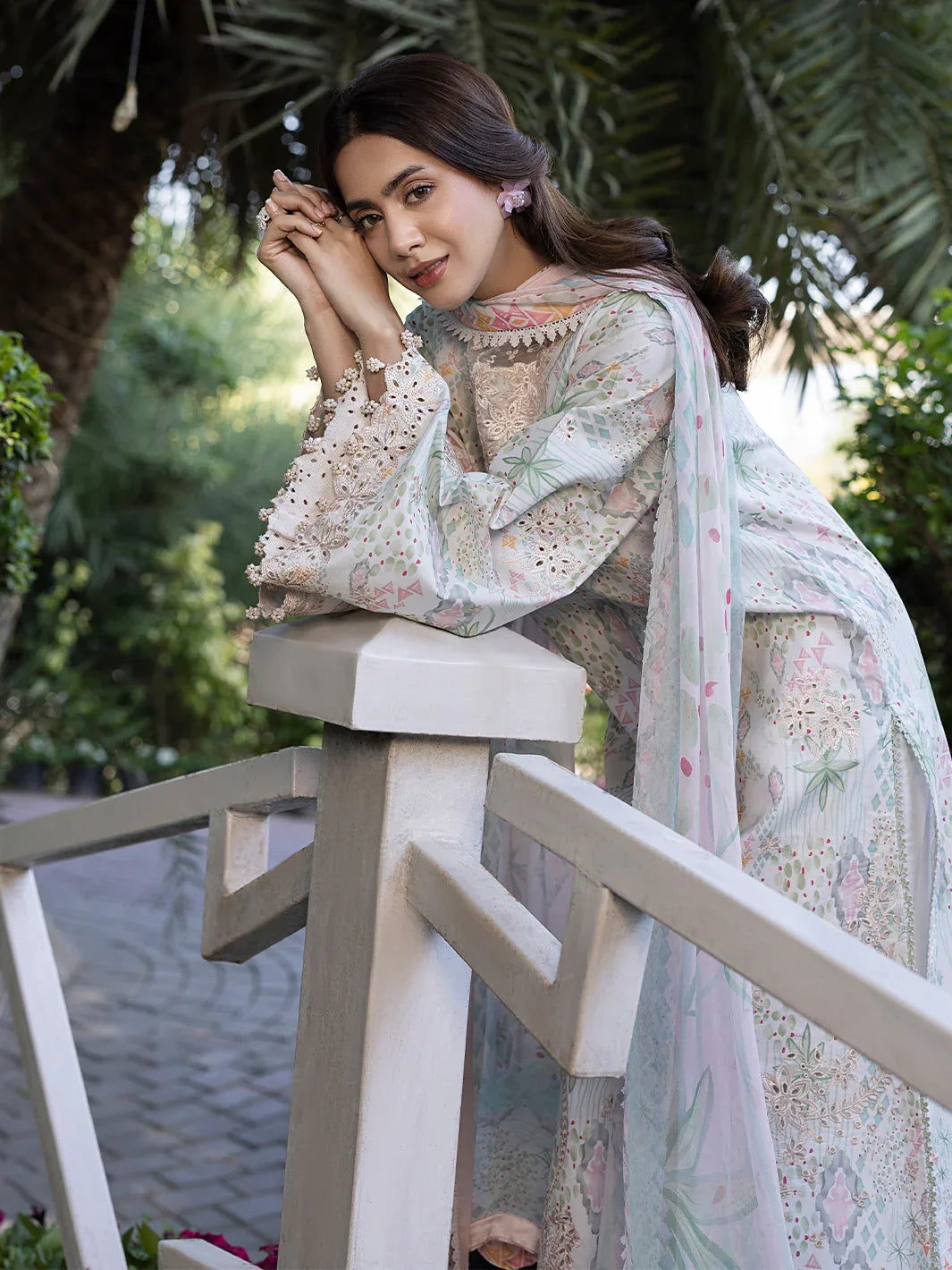 Izel | Oh Spring Lawn 25 | CLEO - Rang-e-Khaas