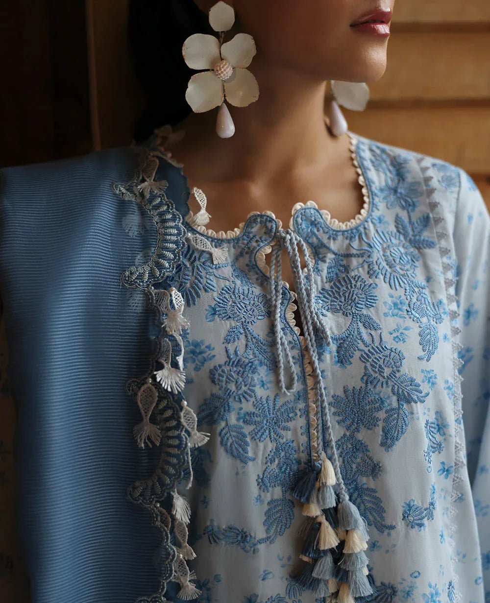 Republic Womenswear | Talia Luxury Lawn 25 | D2-B - Mireya - Rang-e-Khaas