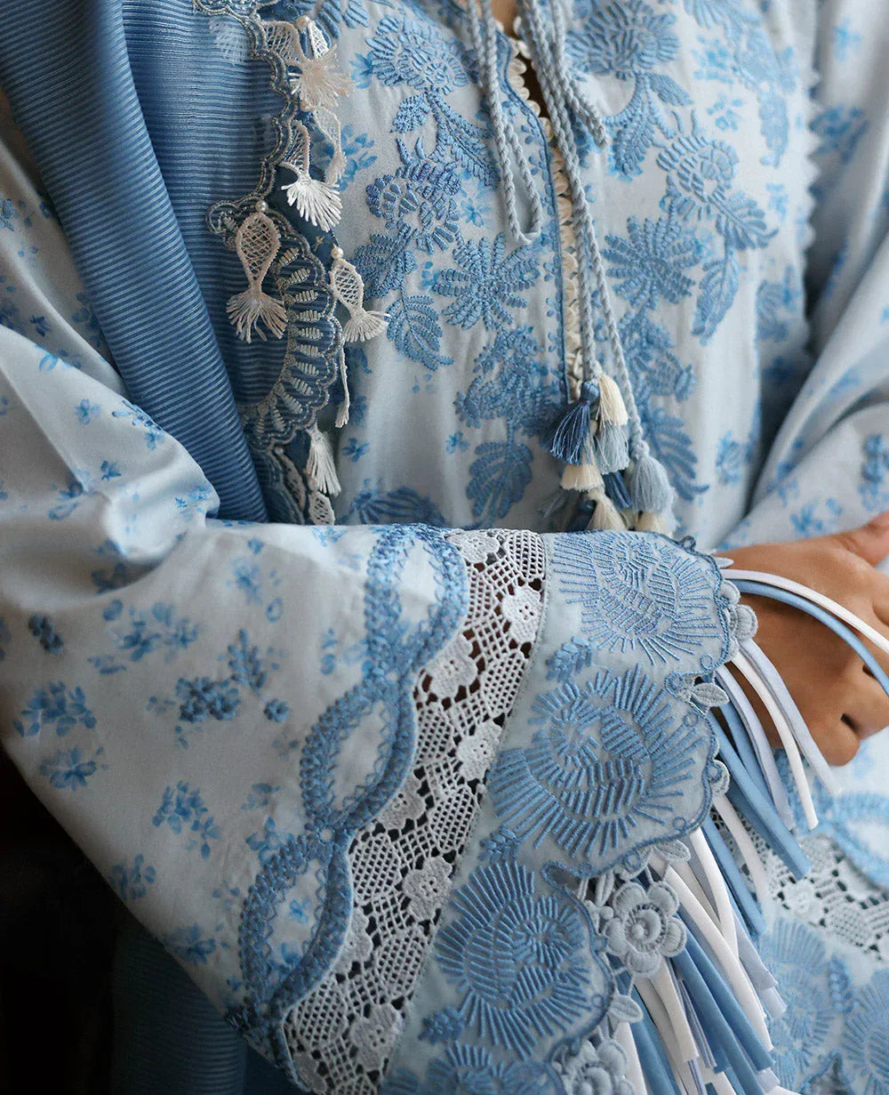 Republic Womenswear | Talia Luxury Lawn 25 | D2-B - Mireya - Rang-e-Khaas