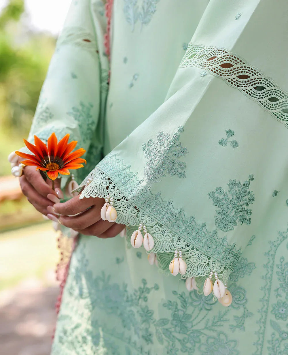 Republic Womenswear | Talia Luxury Lawn 25 | D4-A - Zayli - Rang-e-Khaas