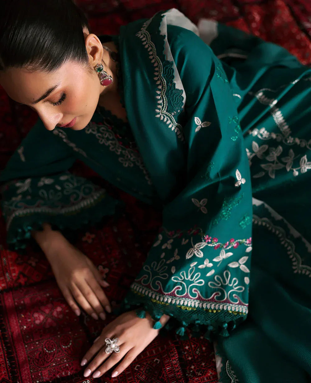 Republic Womenswear | Talia Luxury Lawn 25 | D8-B - Nia - Rang-e-Khaas