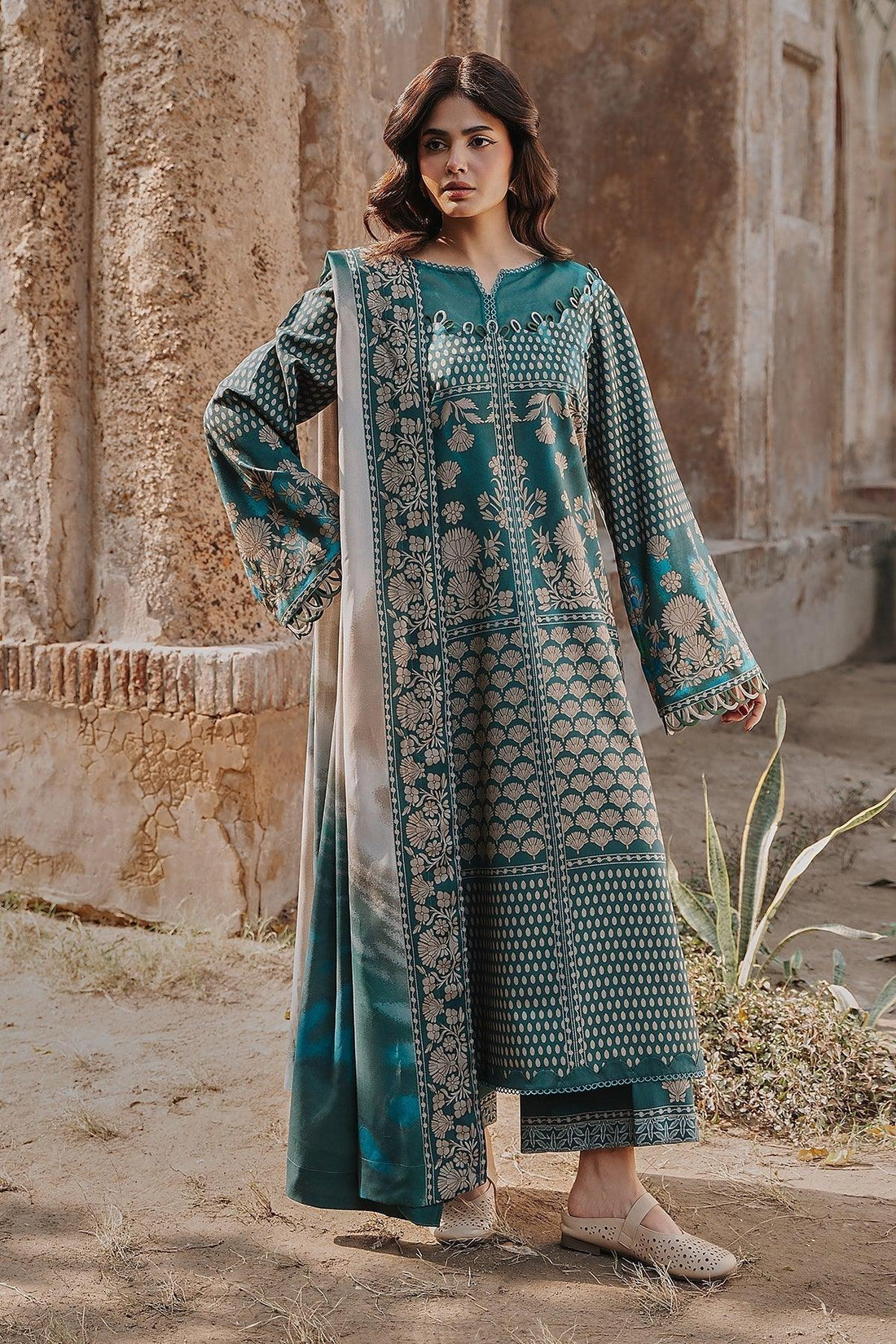 Charizma | Winter Collection | DSCW5-25 - Rang-e-Khaas