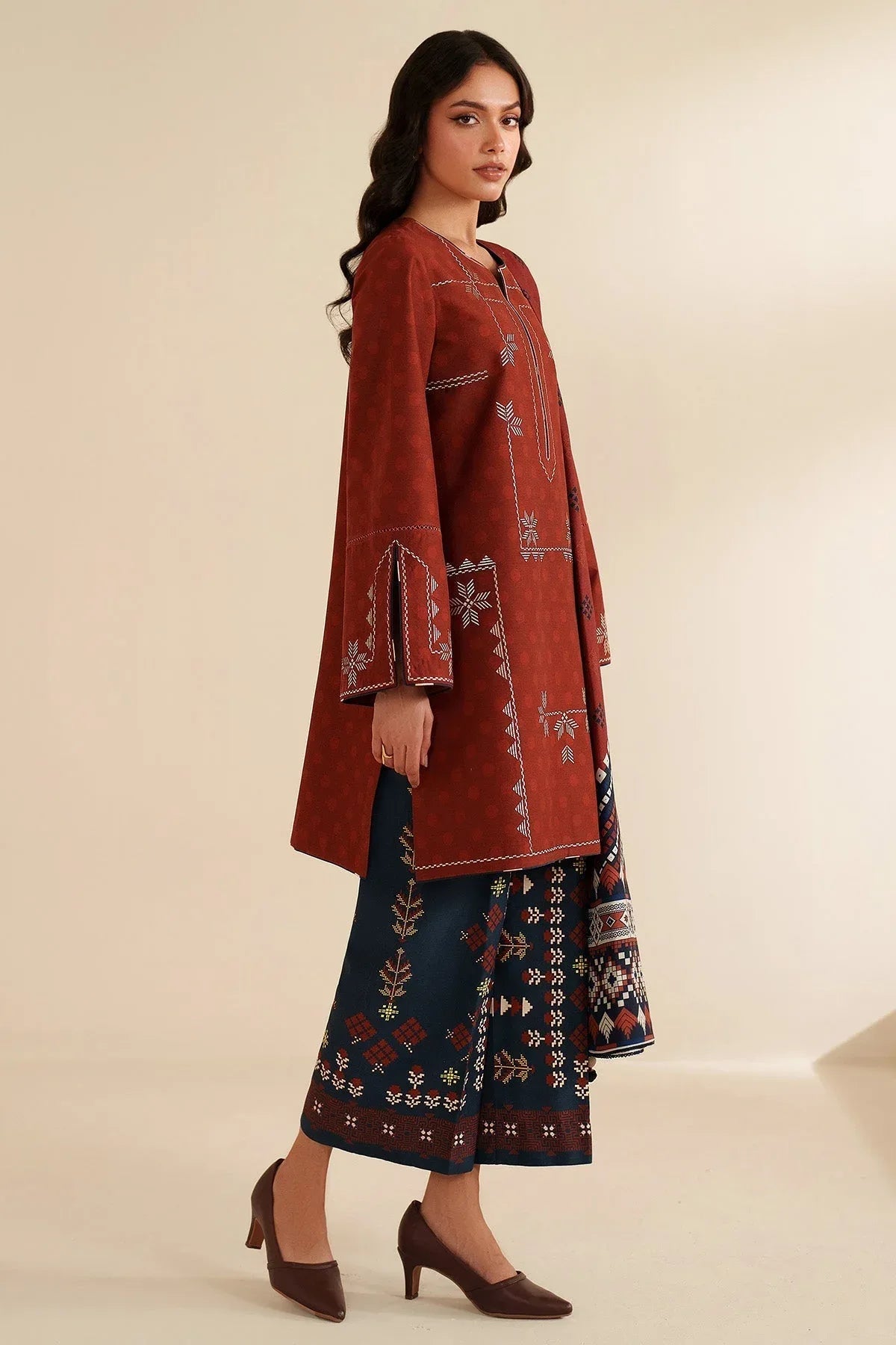 Jazmin | Winter 25 | UW-0194 - Rang-e-Khaas