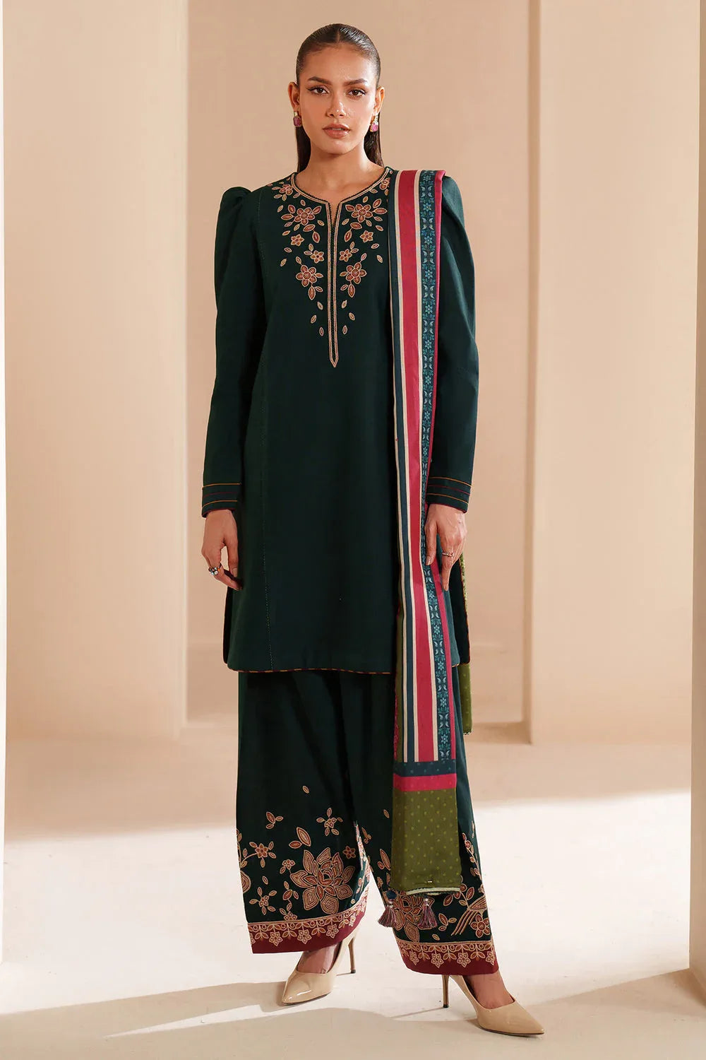 Jazmin | Winter 25 | UW-0186 - Rang-e-Khaas