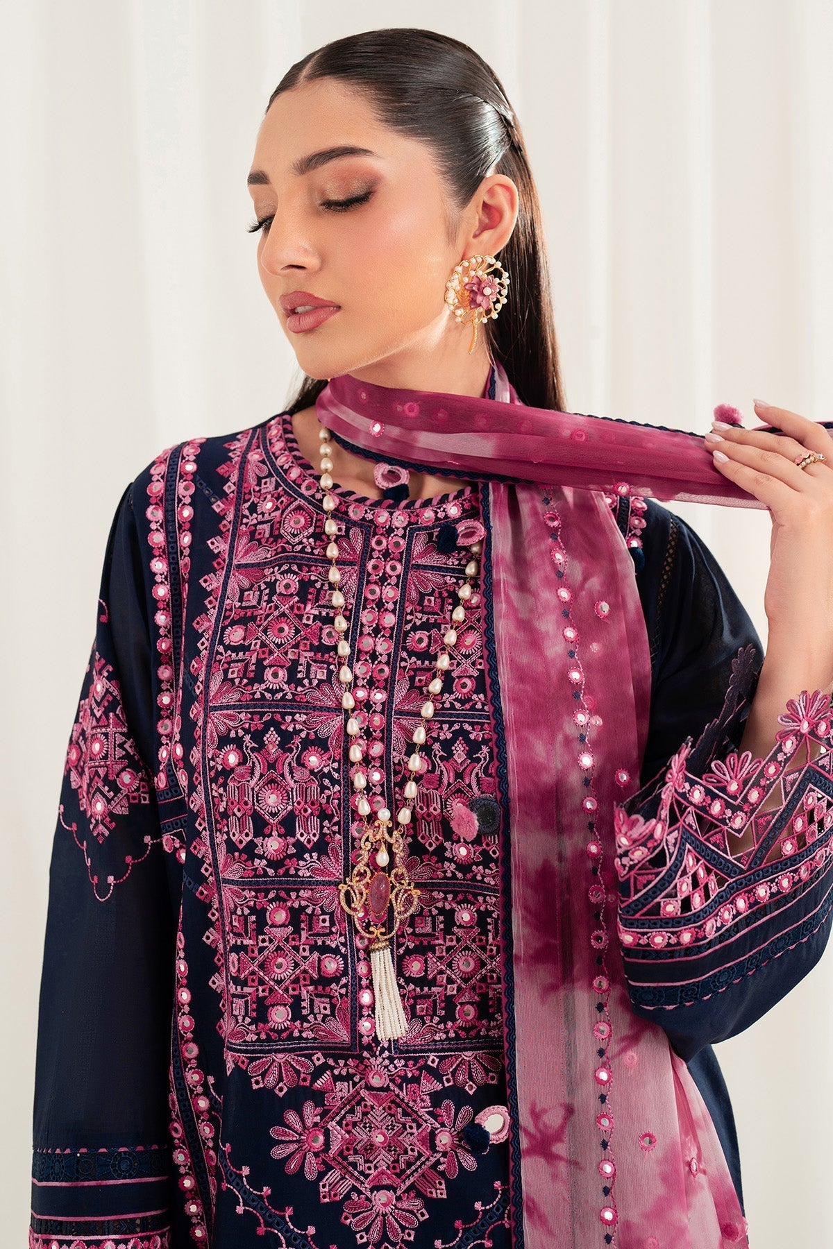 Jazmin | Iris Luxury Lawn 25 | IL'25-D01
