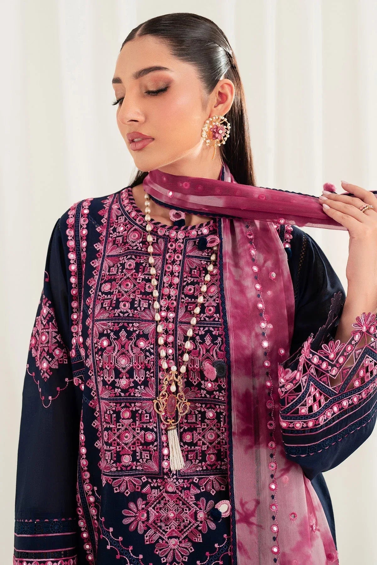 Jazmin | Iris Luxury Lawn 25 | IL'25-D01 - Rang-e-Khaas