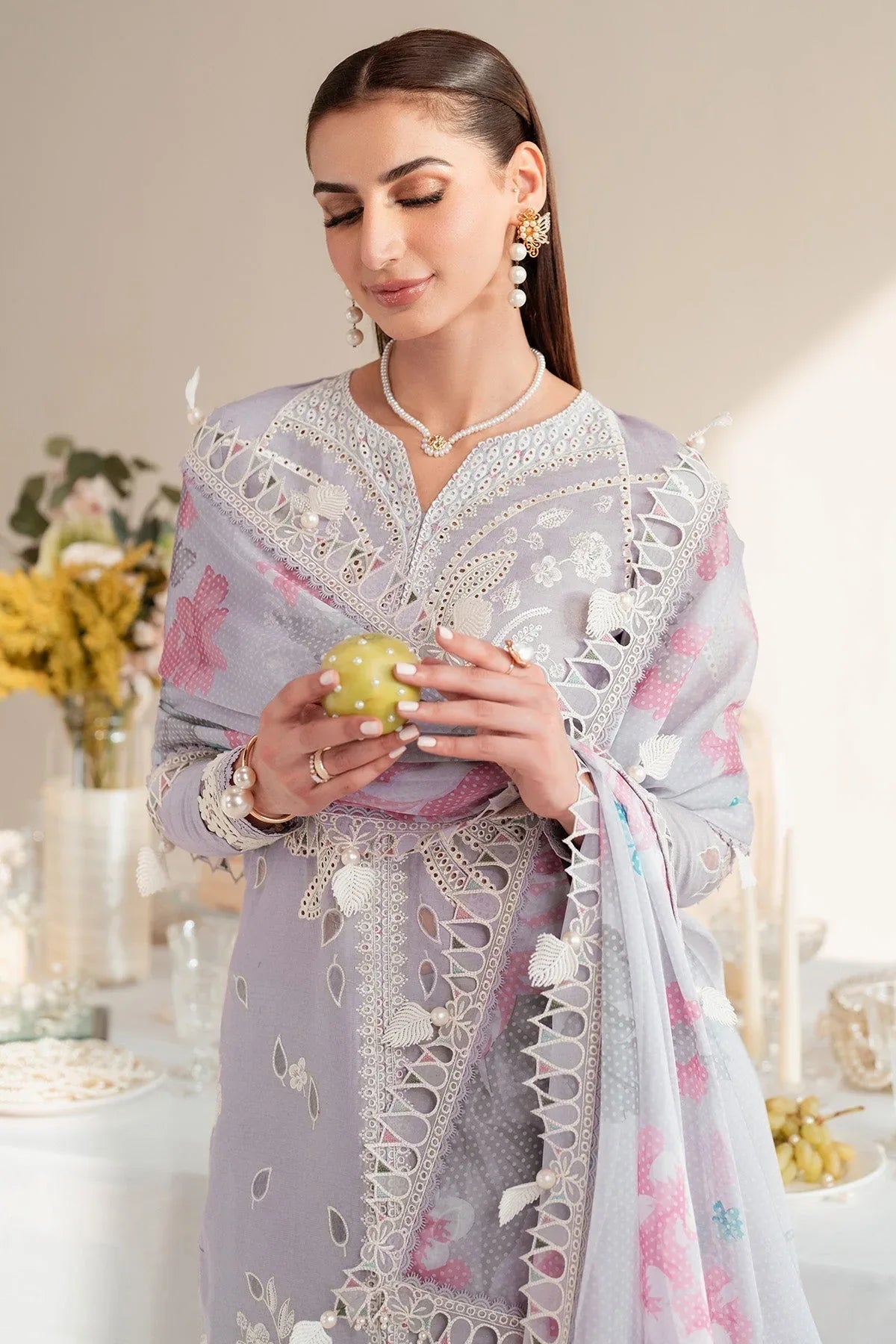 Jazmin | Iris Luxury Lawn 25 | IL'25-D06 - Rang-e-Khaas