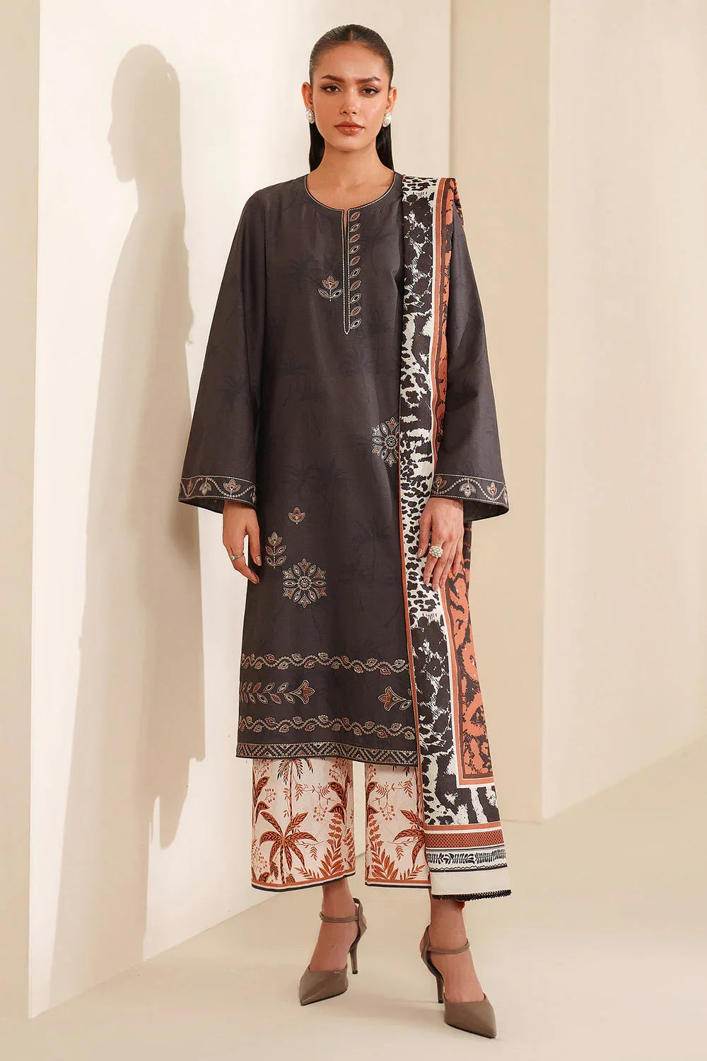 Jazmin | Winter 25 | UW-0213 - Rang-e-Khaas