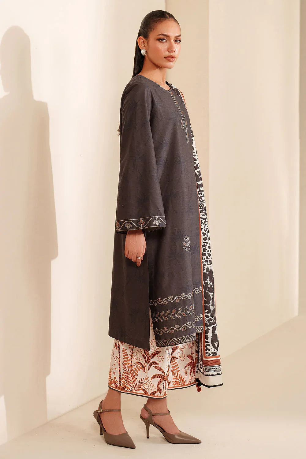 Jazmin | Winter 25 | UW-0213 - Rang-e-Khaas