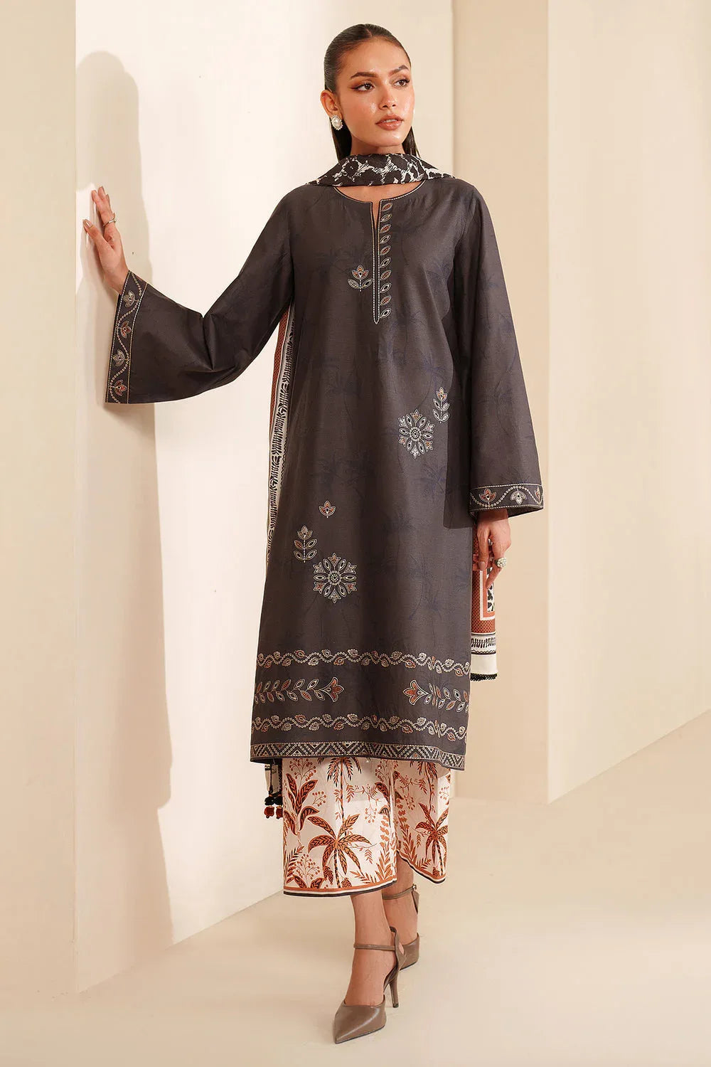 Jazmin | Winter 25 | UW-0213 - Rang-e-Khaas