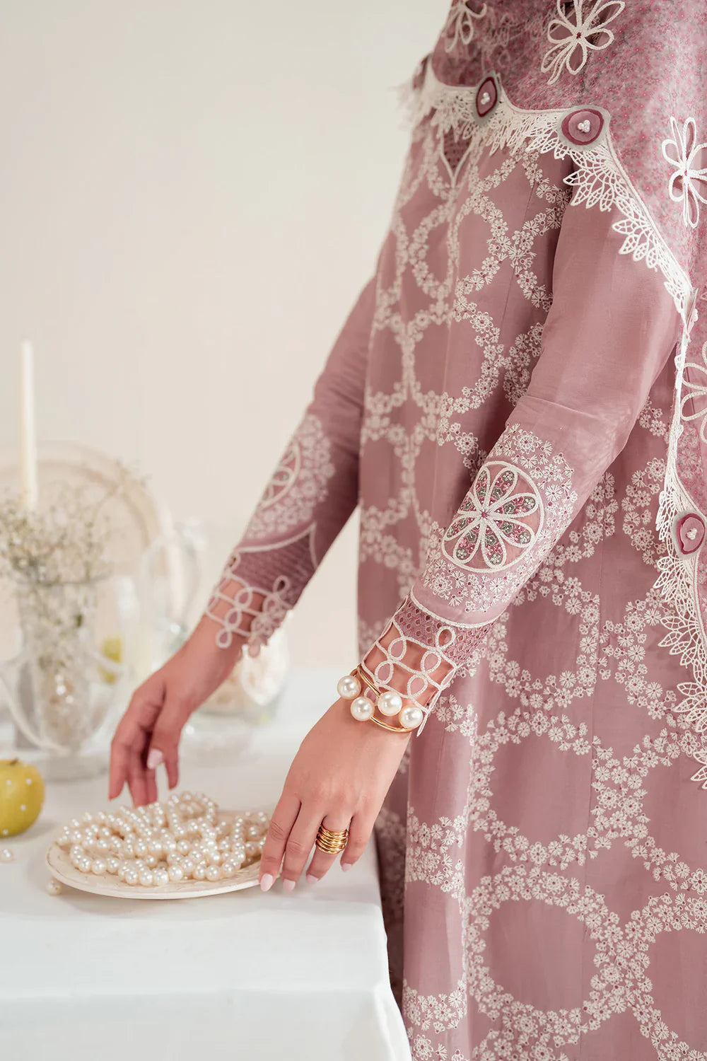 Jazmin | Iris EMBROIDERED LAWN IL'25-D10