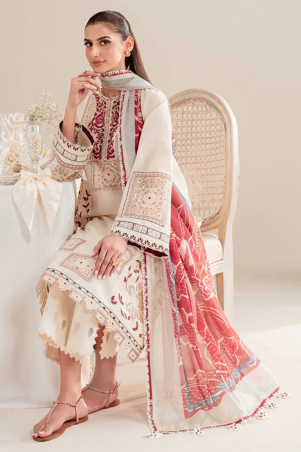 Jazmin | Iris EMBROIDERED LAWN IL'25-D02