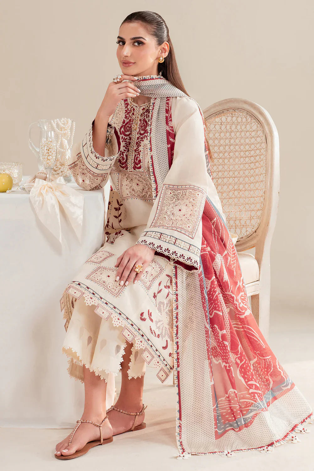 Jazmin | Iris EMBROIDERED LAWN IL'25-D02