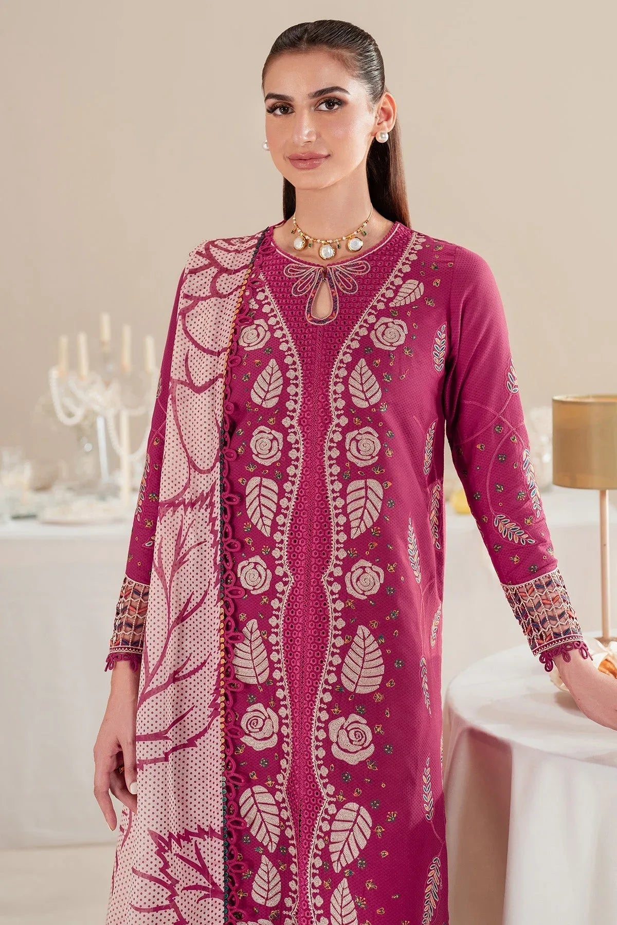 Jazmin | Iris Luxury Lawn 25 | IL'25-D05 - Rang-e-Khaas