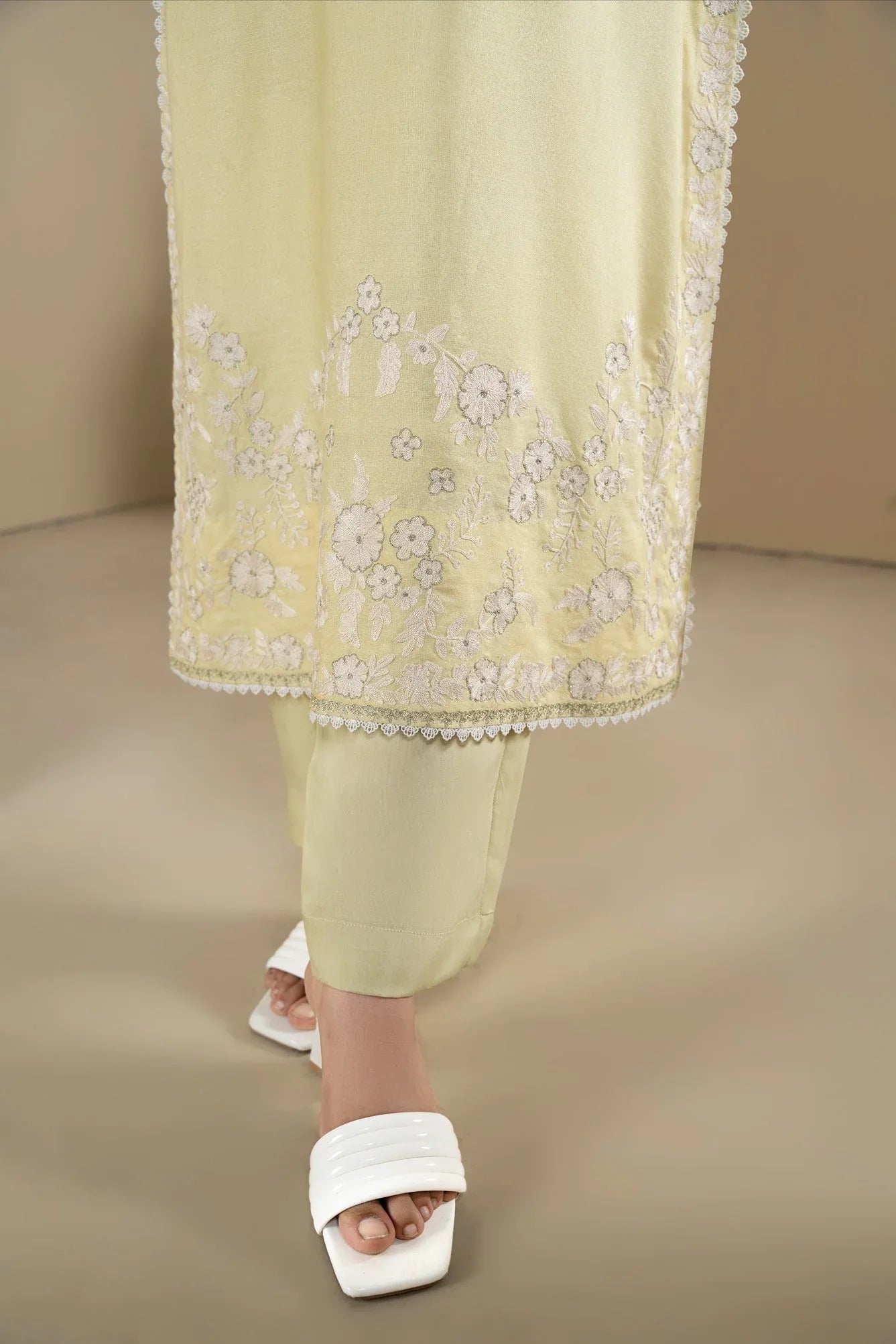 Muntaha | Rumaisa Luxury Pret | Zureen - SFLP01 - Rang-e-Khaas