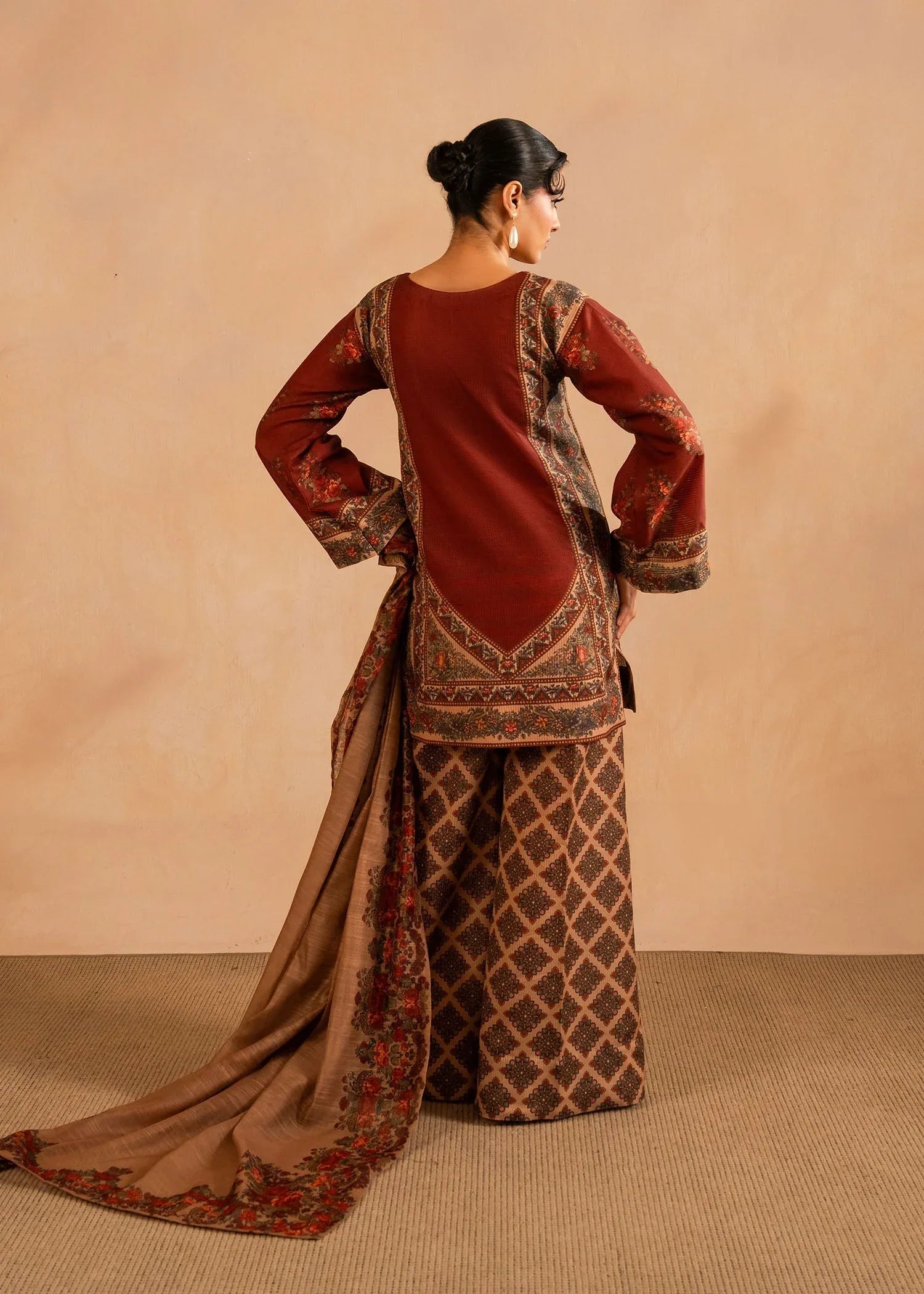 Maria Osama Khan | Retro Lawn 25 | Berra - Rang-e-Khaas
