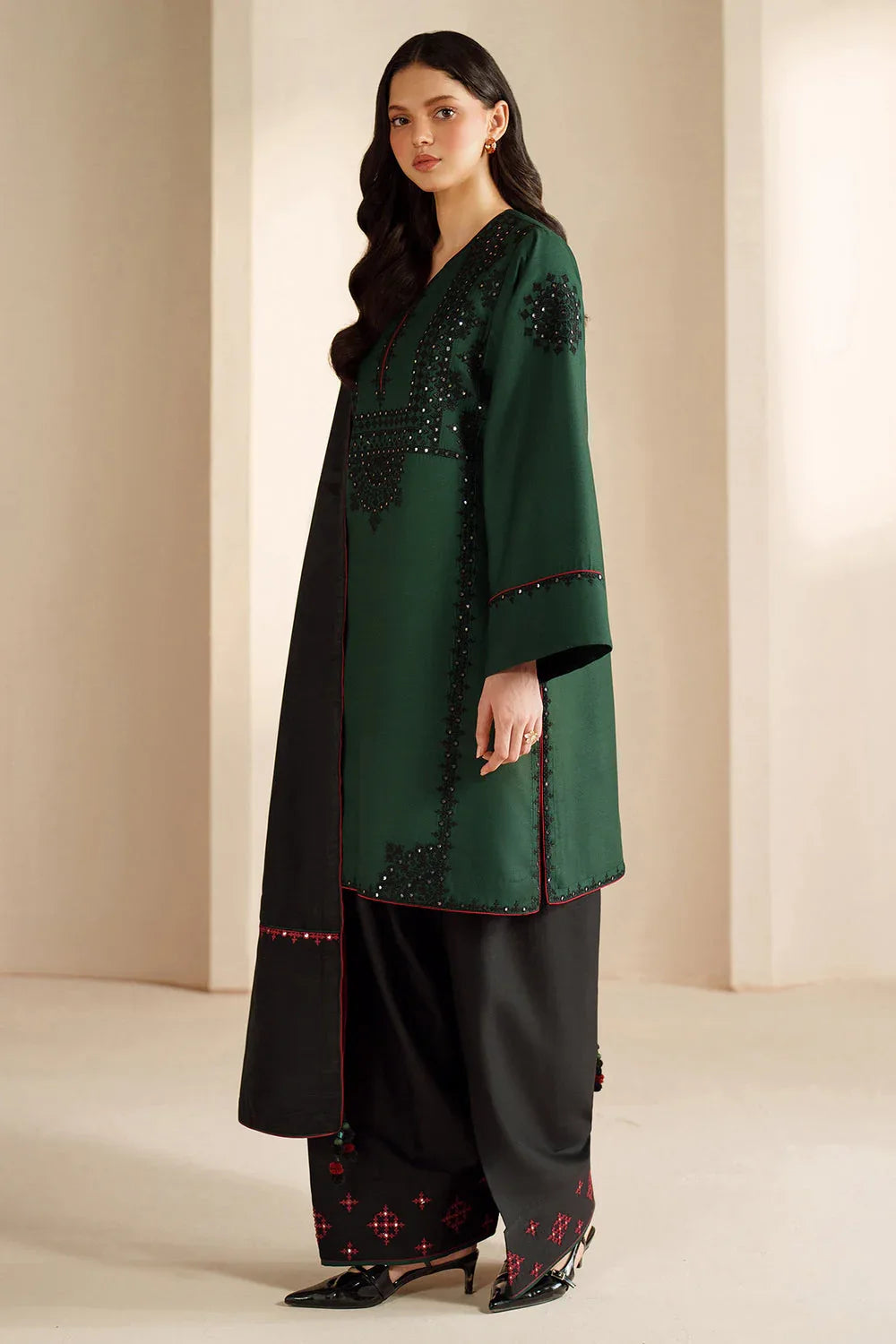 Jazmin | Winter 25 | UW-0206 - Rang-e-Khaas