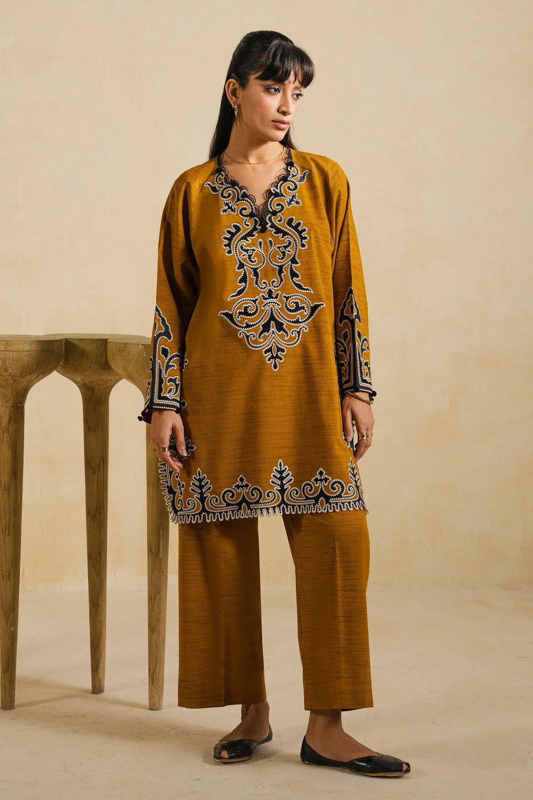 AARIZ (ERW-21580) - Rang-e-Khaas