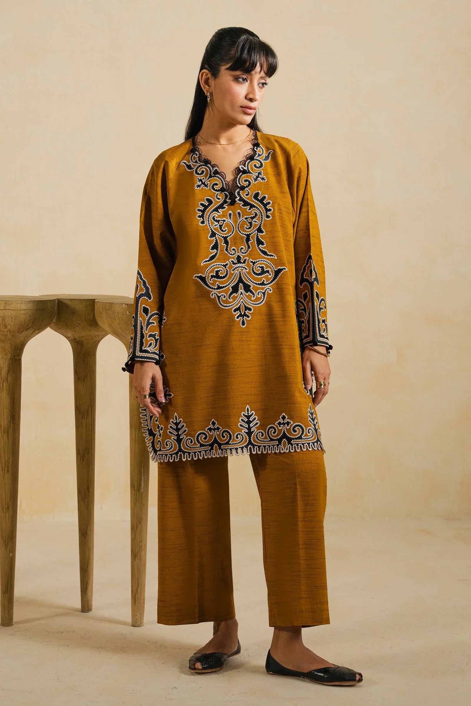 AARIZ (ERW-21580) - Rang-e-Khaas